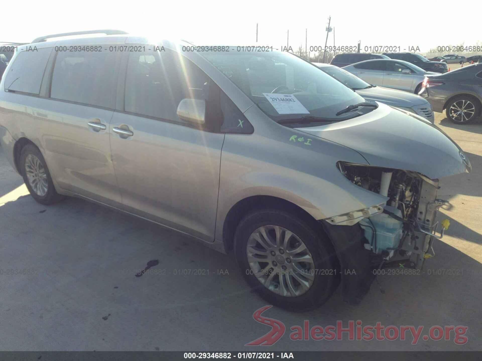 5TDYZ3DCXHS892104 2017 TOYOTA SIENNA