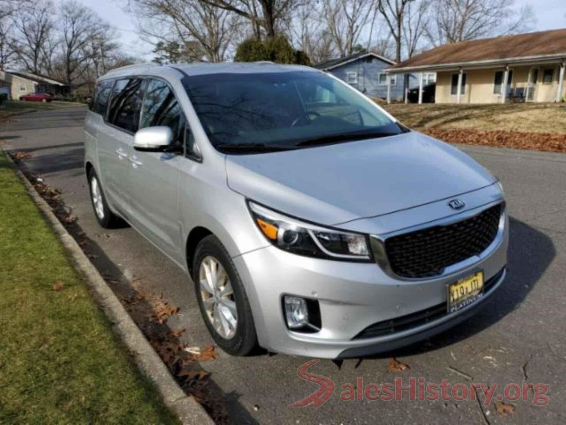 KNDMC5C16H6263550 2017 KIA SEDONA