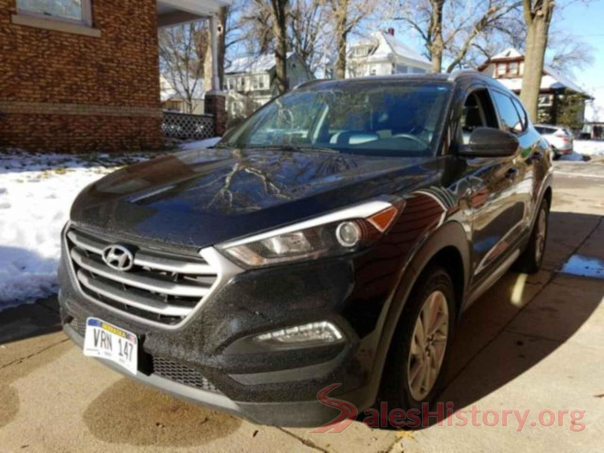 KM8J3CA41HU323651 2017 HYUNDAI TUCSON