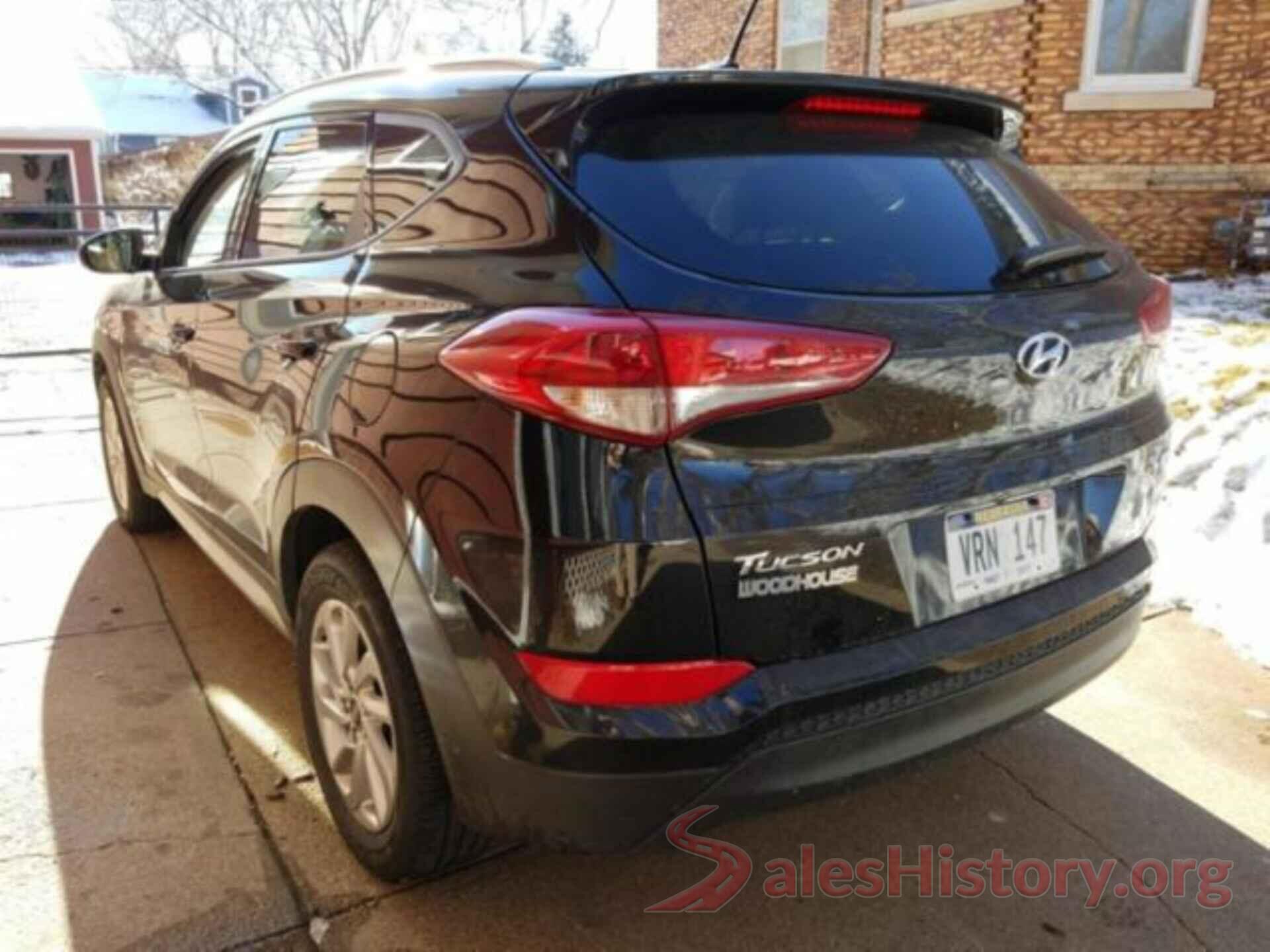 KM8J3CA41HU323651 2017 HYUNDAI TUCSON