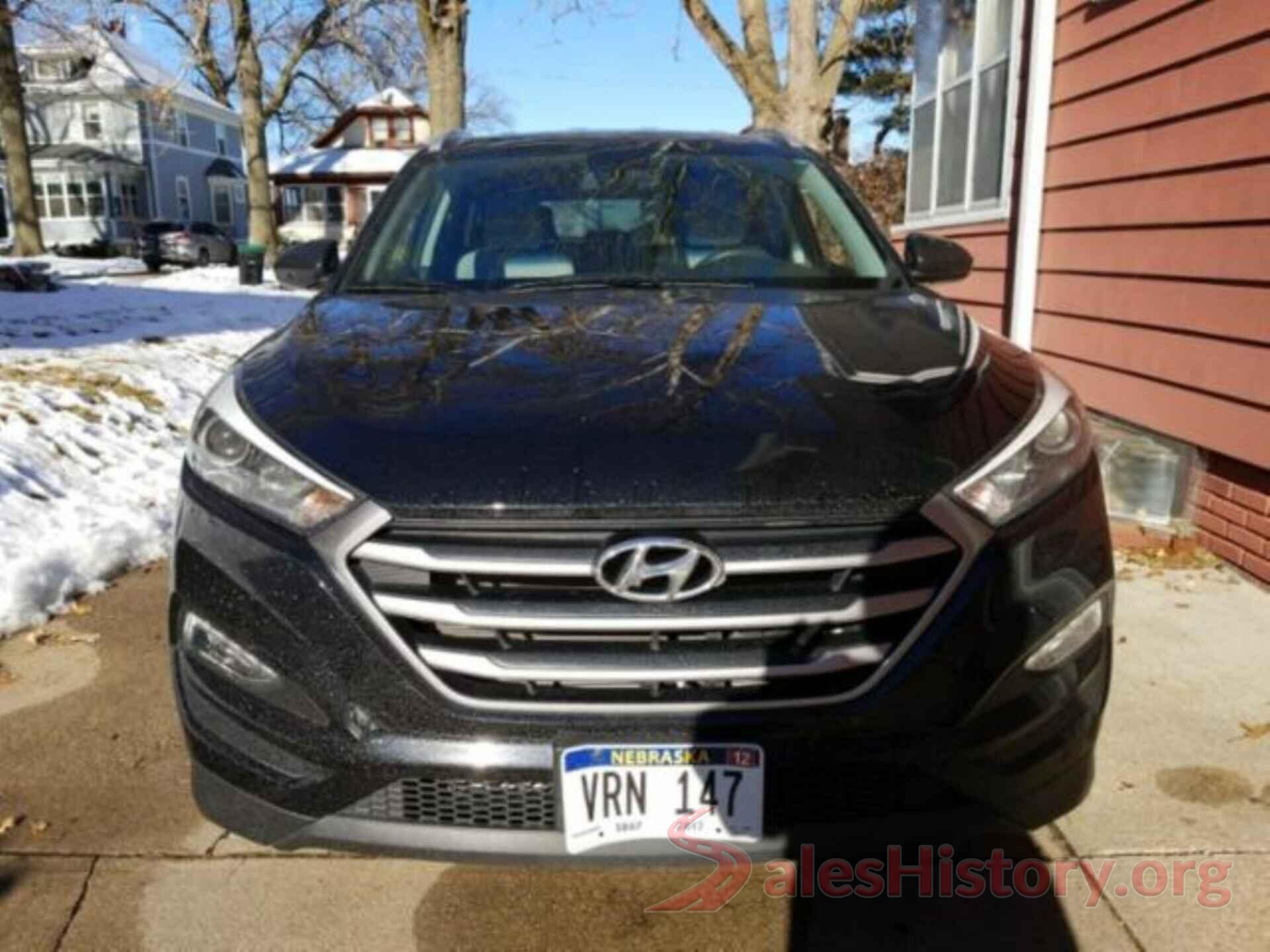 KM8J3CA41HU323651 2017 HYUNDAI TUCSON