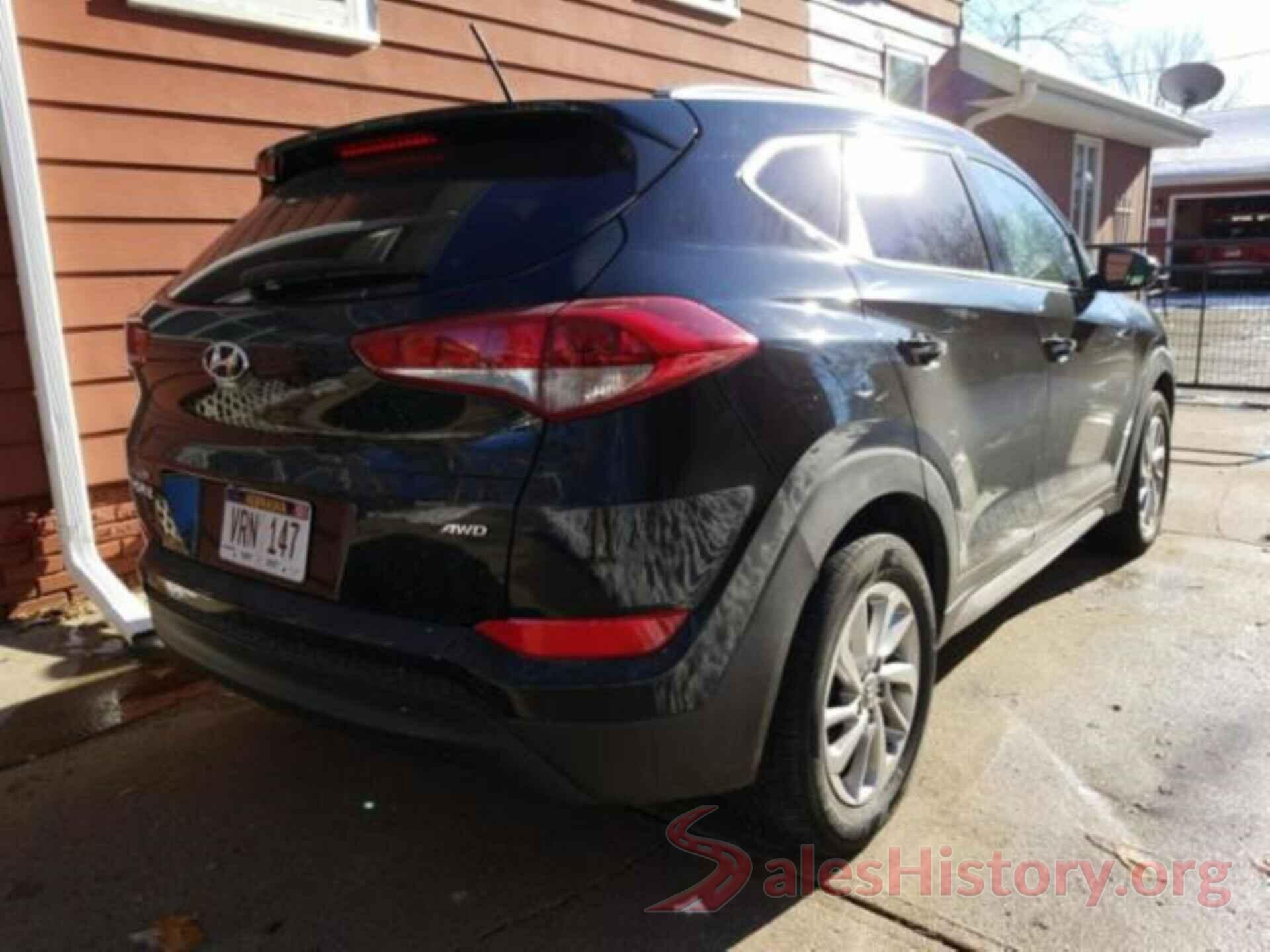 KM8J3CA41HU323651 2017 HYUNDAI TUCSON