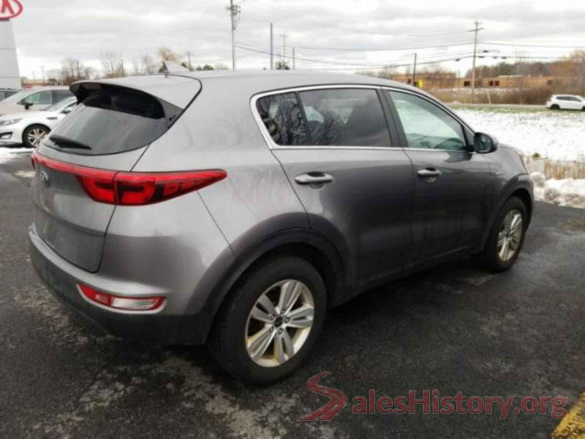 KNDPMCAC8J7400667 2018 KIA SPORTAGE