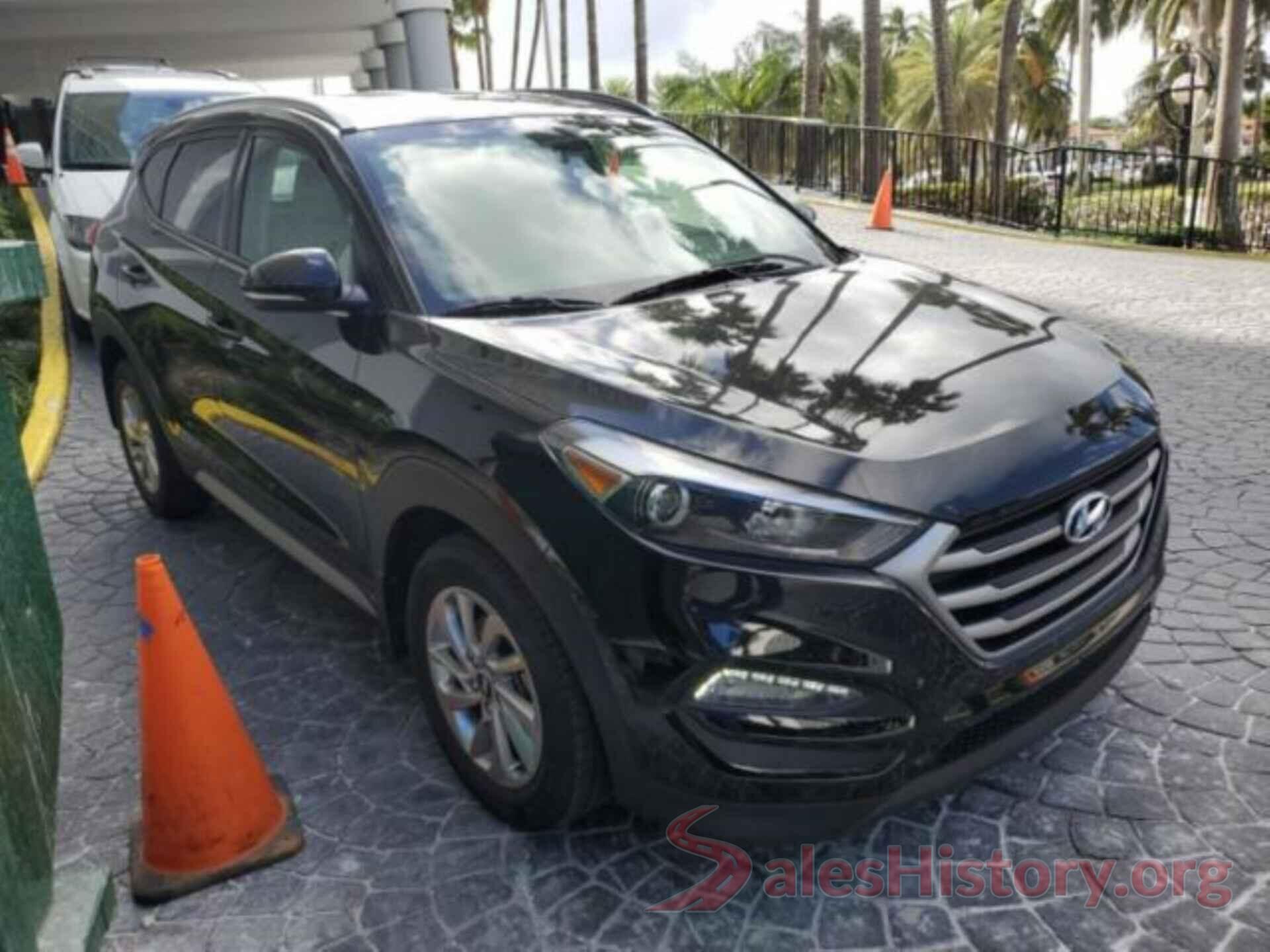 KM8J33A40HU524683 2017 HYUNDAI TUCSON