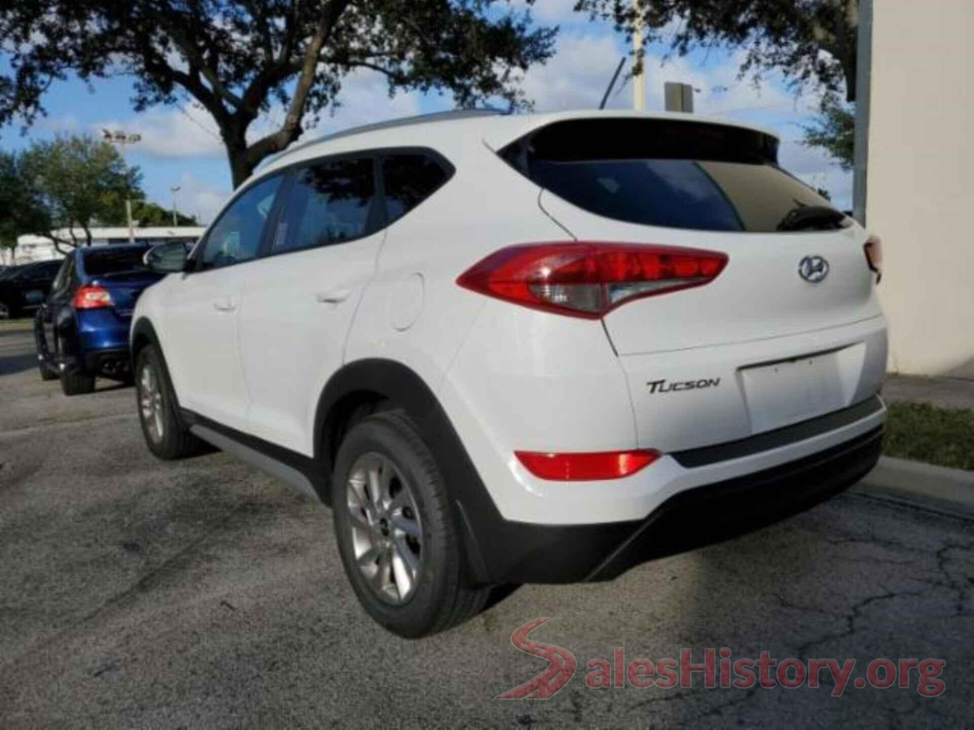 KM8J33A4XHU593686 2017 HYUNDAI TUCSON