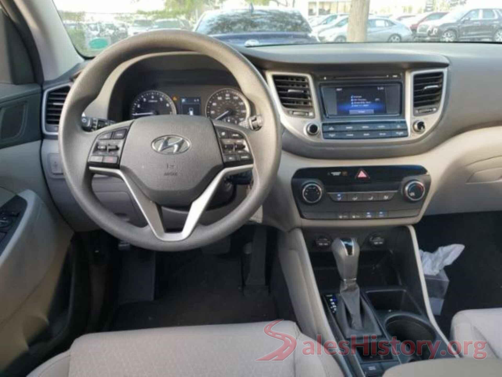 KM8J33A4XHU593686 2017 HYUNDAI TUCSON