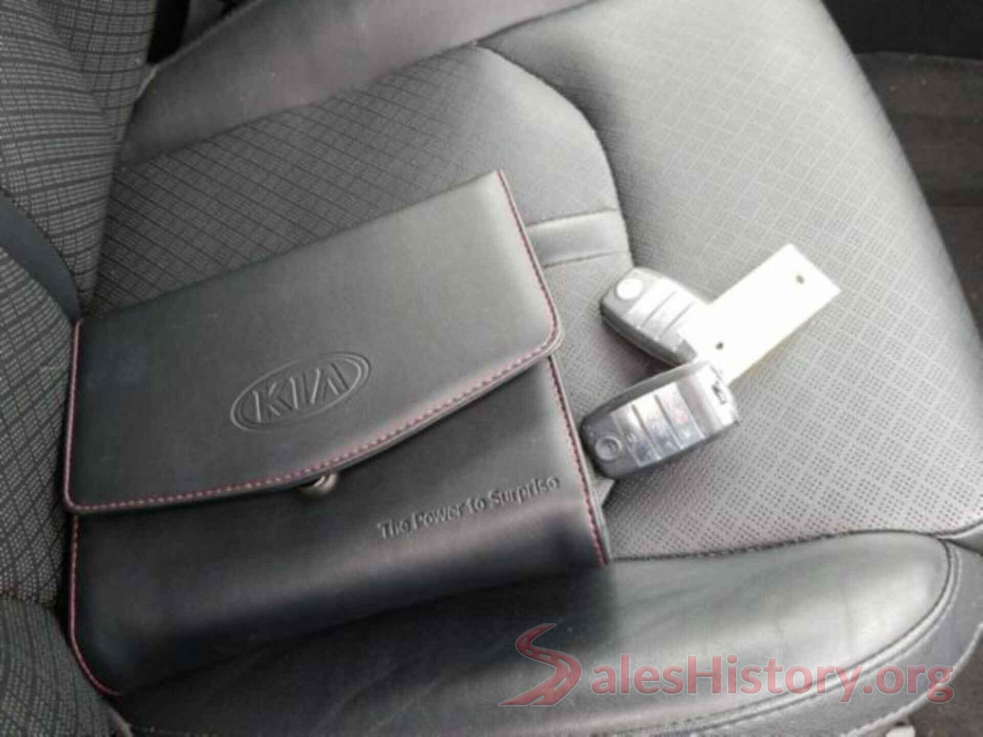 5XXGU4L32JG201057 2018 KIA OPTIMA