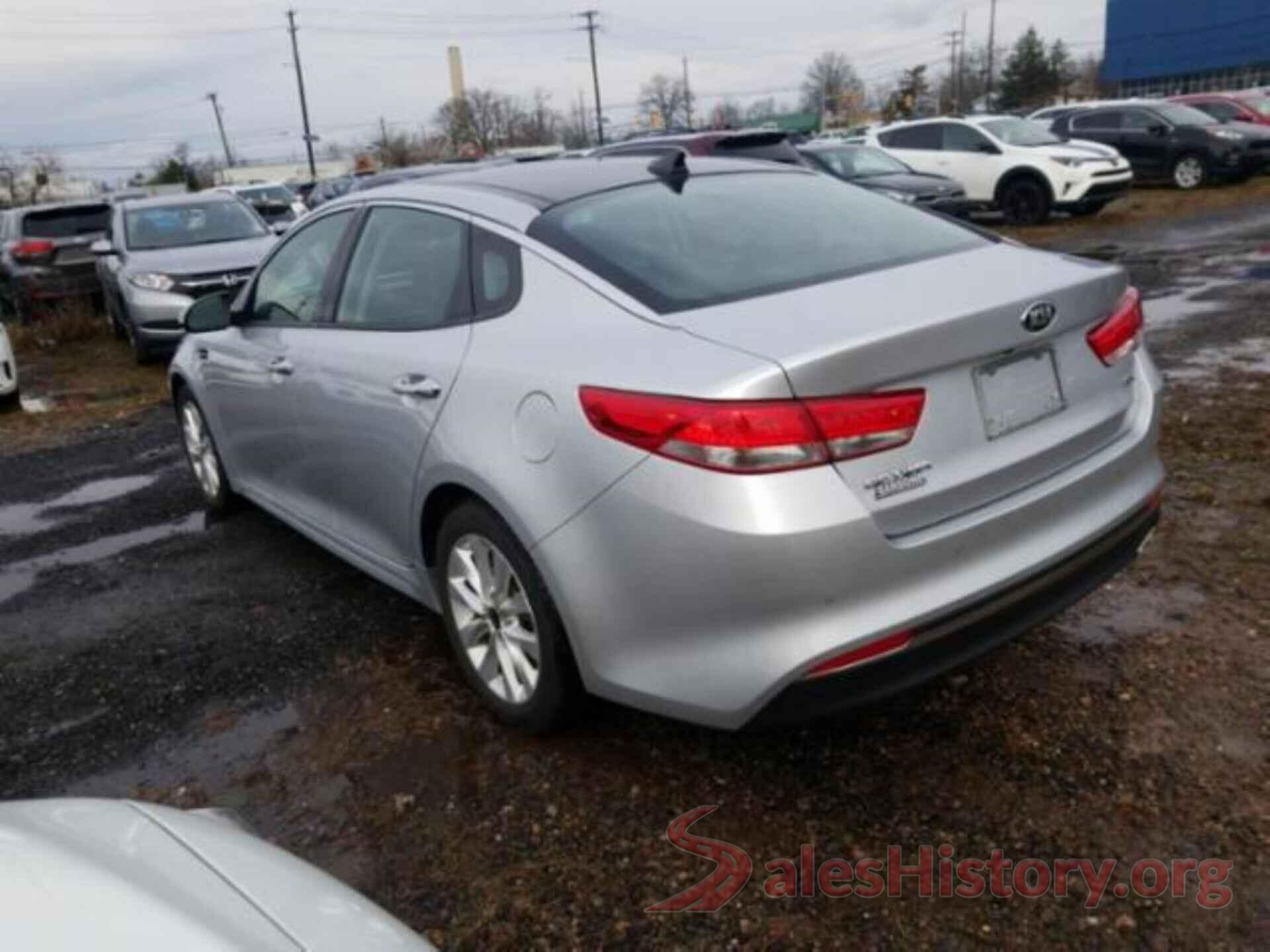 5XXGU4L32JG201057 2018 KIA OPTIMA