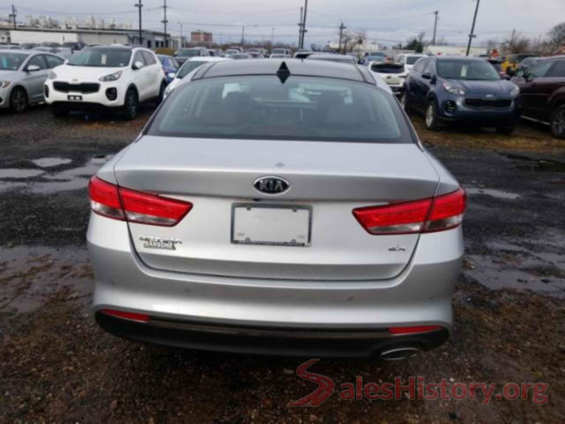 5XXGU4L32JG201057 2018 KIA OPTIMA