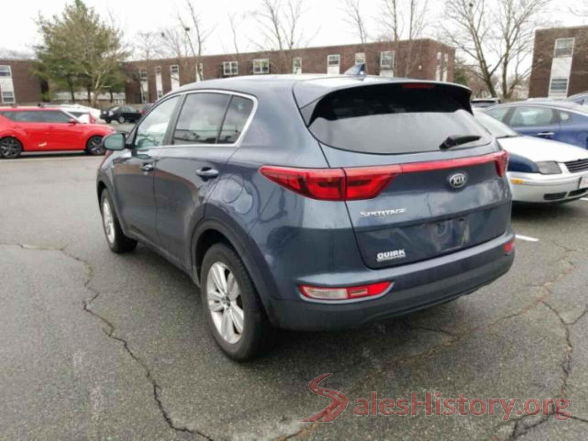 KNDPMCAC8J7396085 2018 KIA SPORTAGE