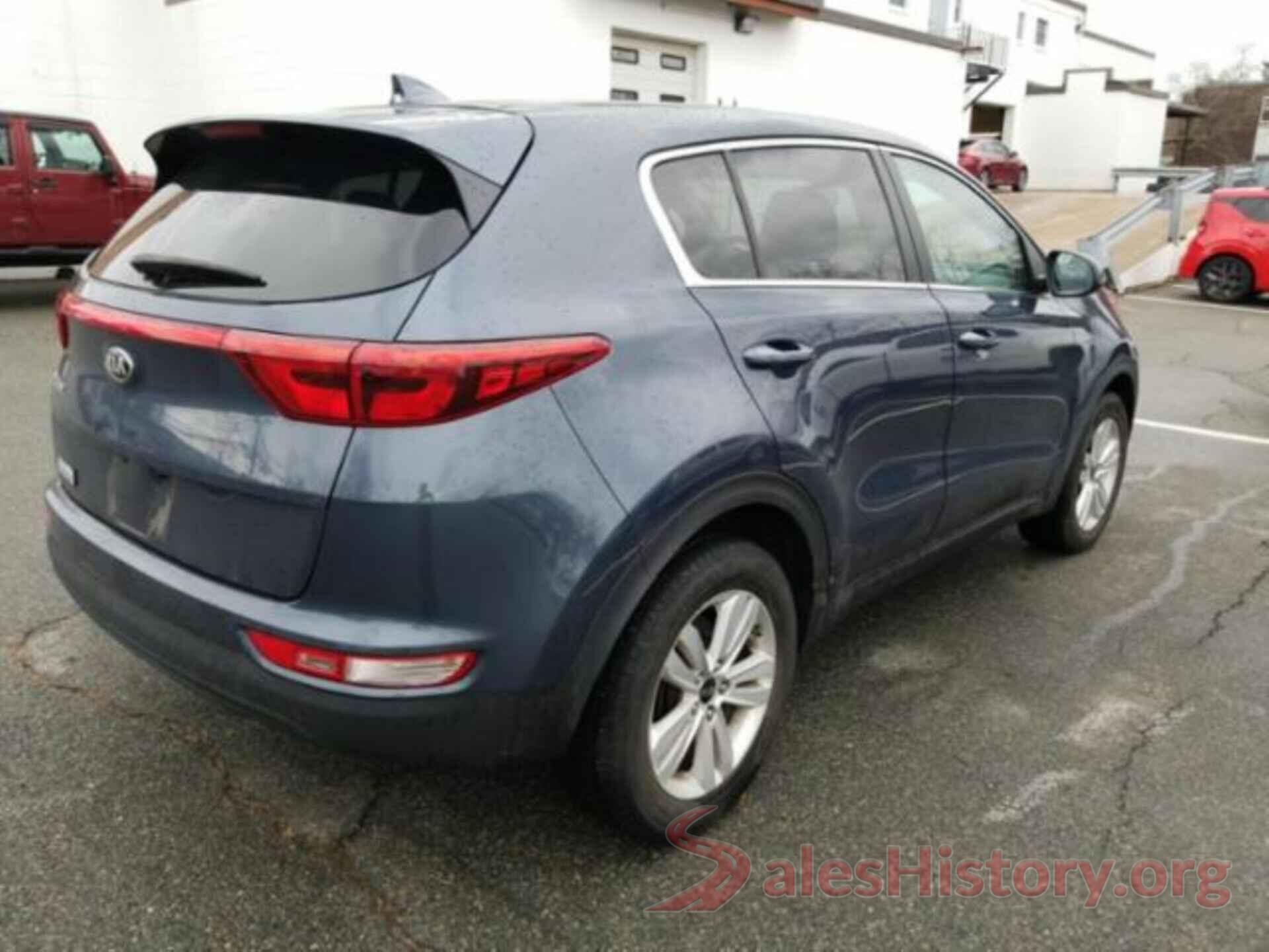 KNDPMCAC8J7396085 2018 KIA SPORTAGE