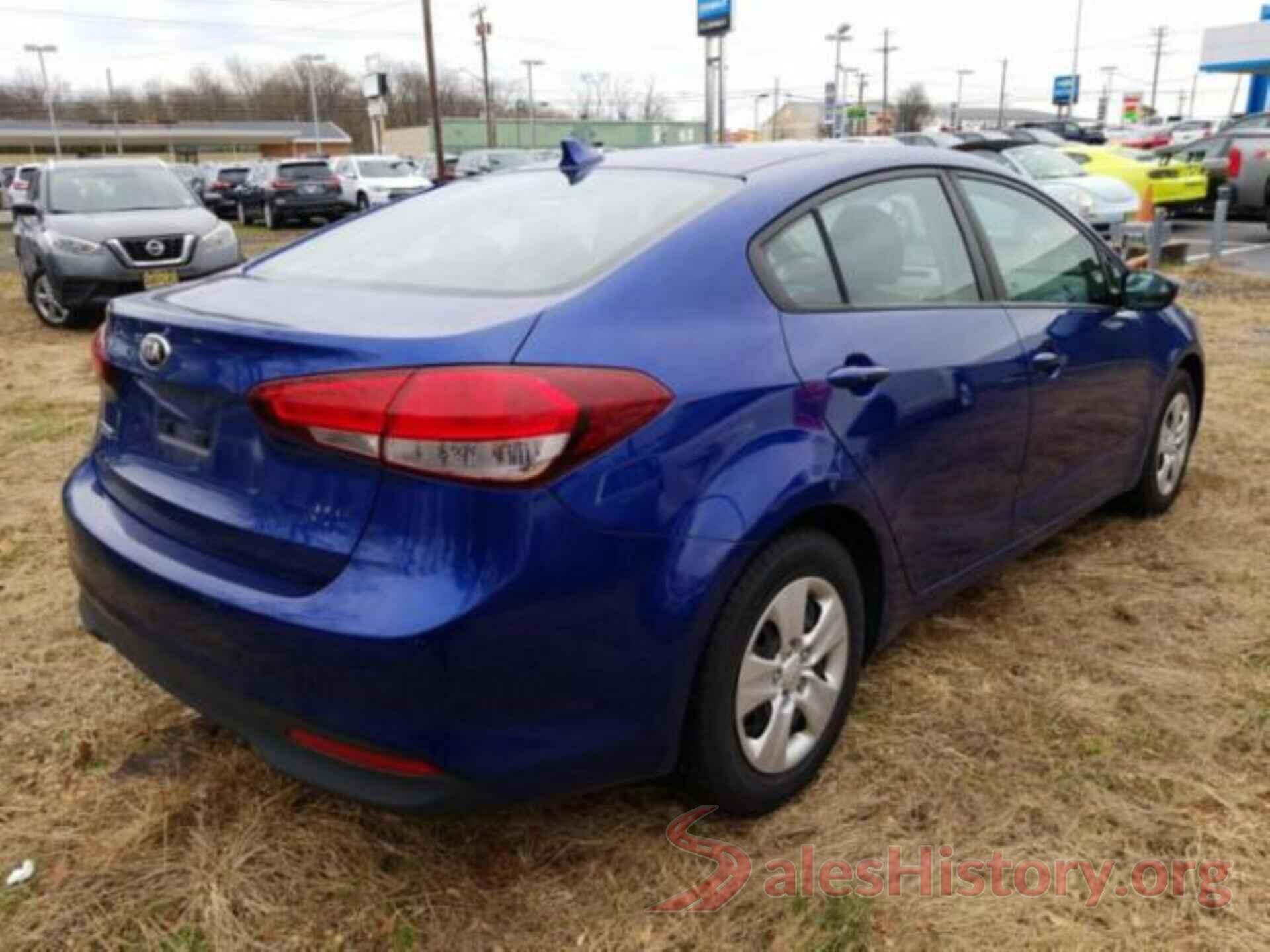 3KPFK4A79HE037560 2017 KIA FORTE