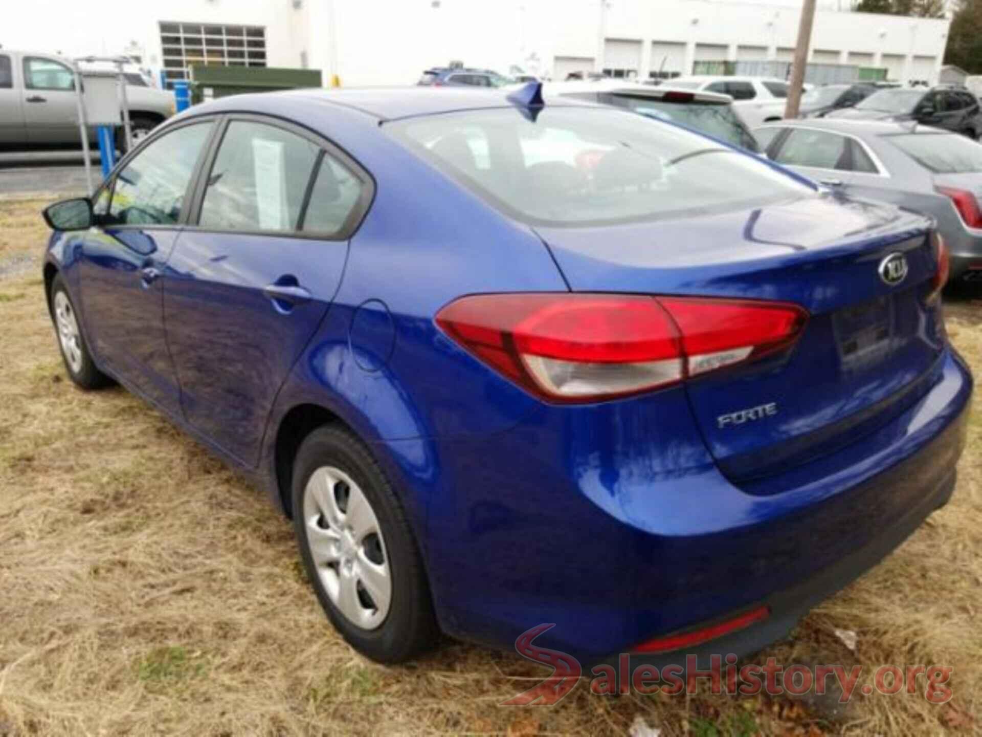 3KPFK4A79HE037560 2017 KIA FORTE