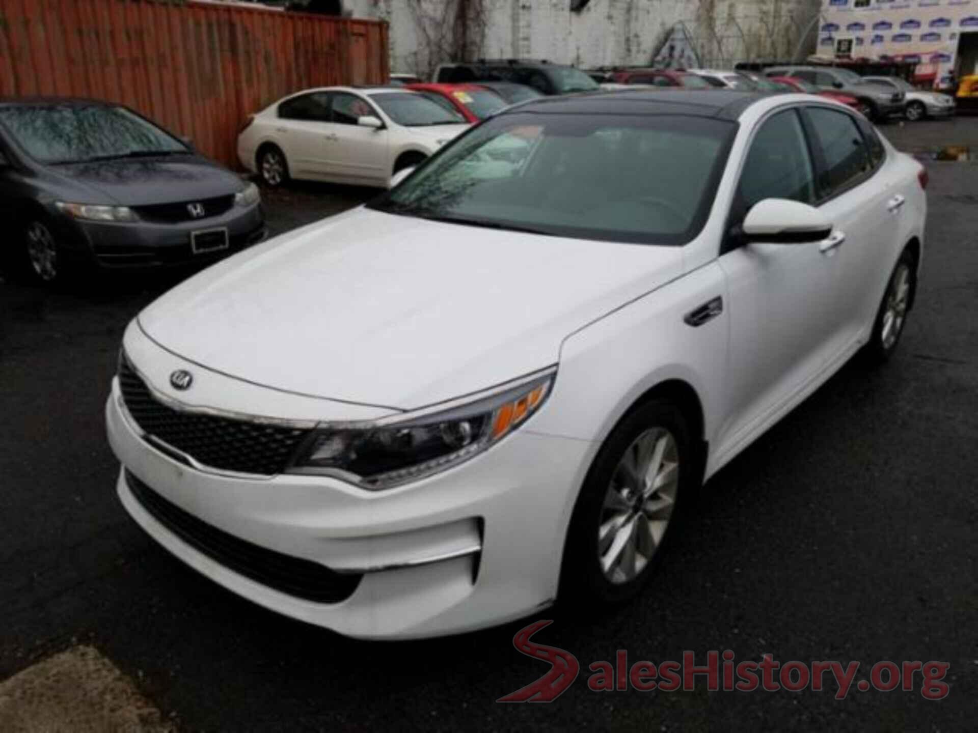 5XXGU4L35JG207175 2018 KIA OPTIMA