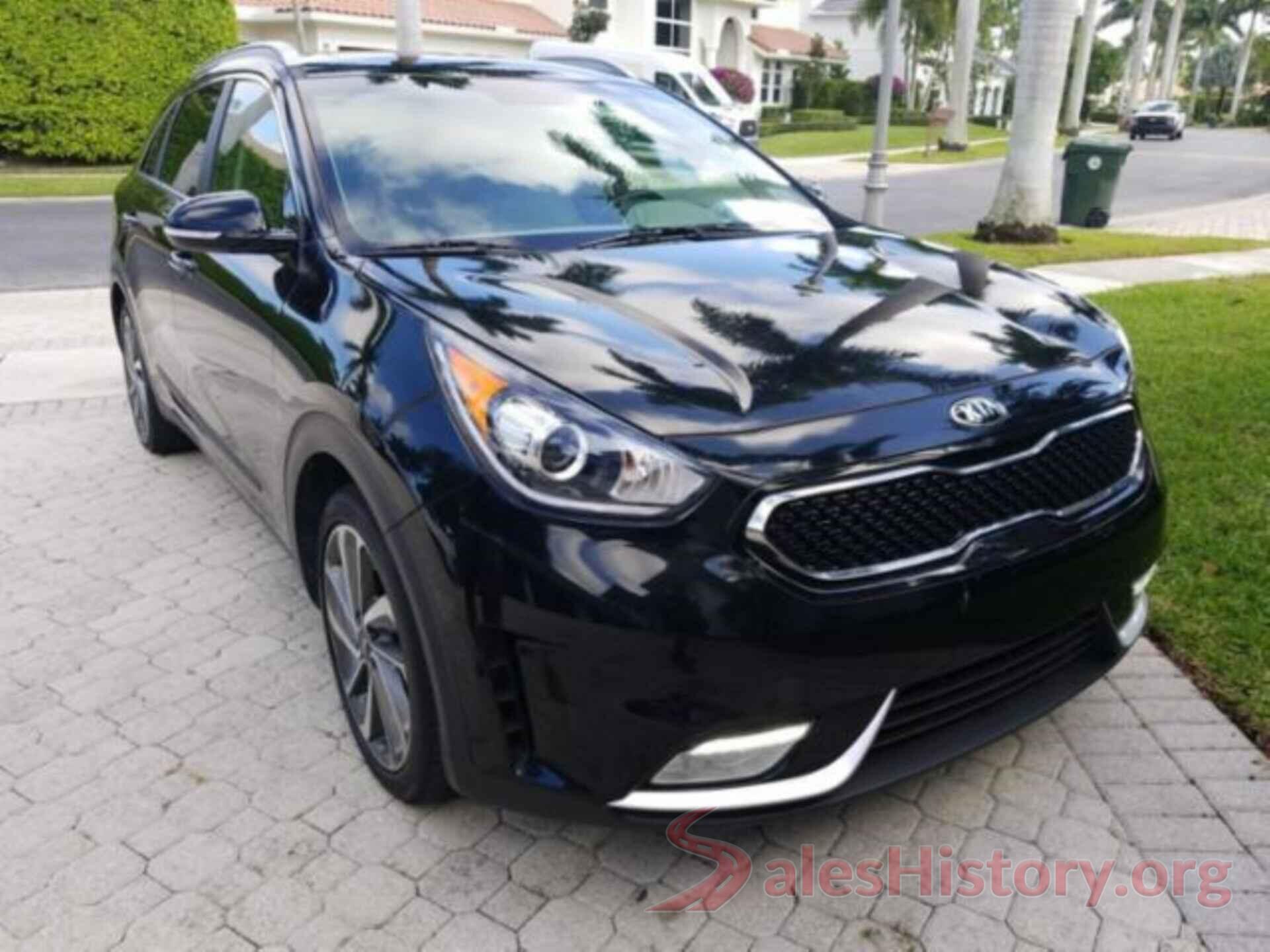 KNDCE3LC8H5072519 2017 KIA NIRO