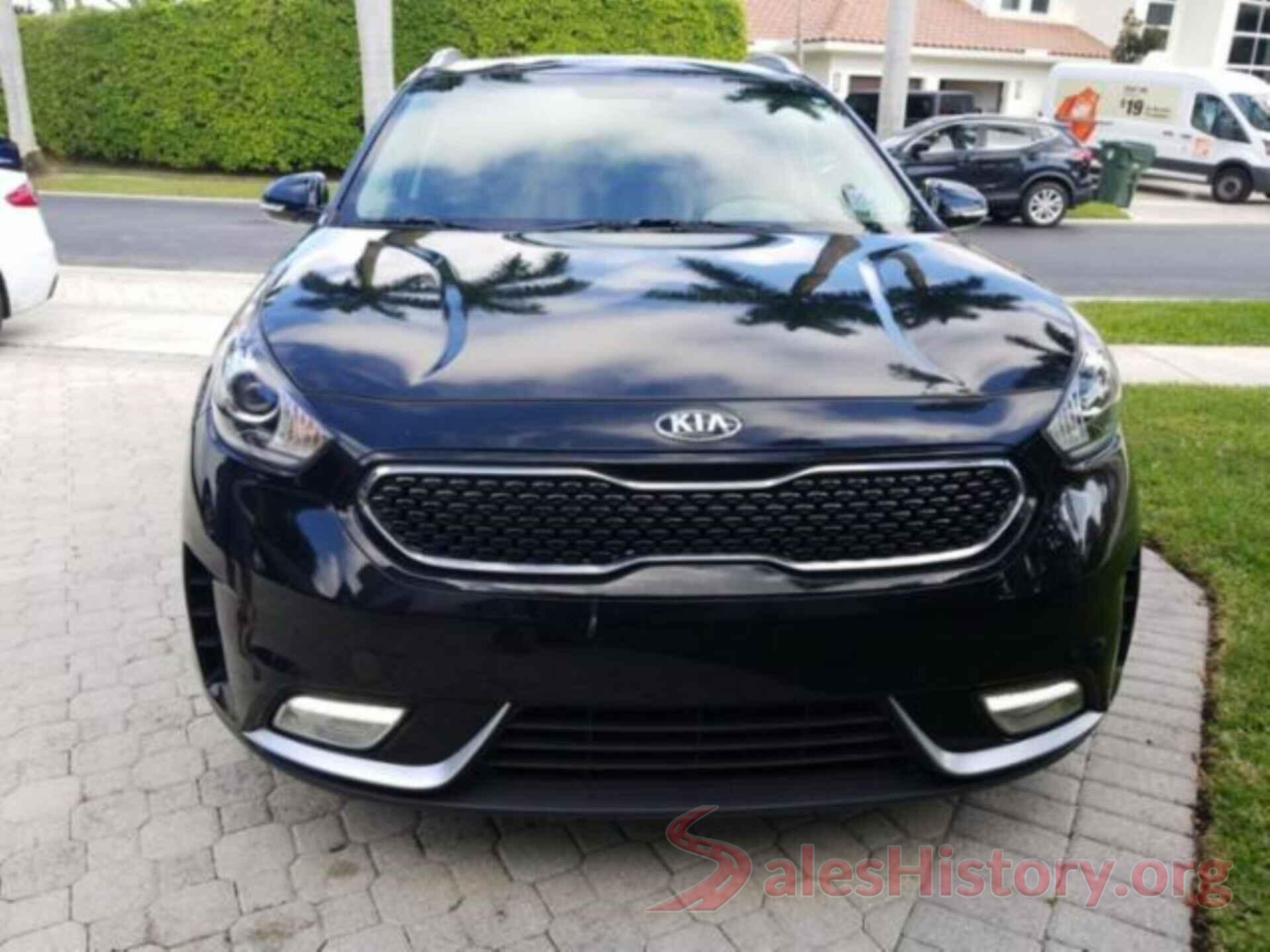 KNDCE3LC8H5072519 2017 KIA NIRO