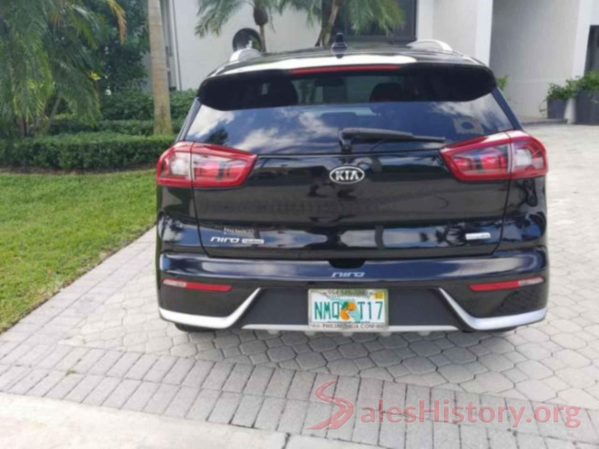 KNDCE3LC8H5072519 2017 KIA NIRO