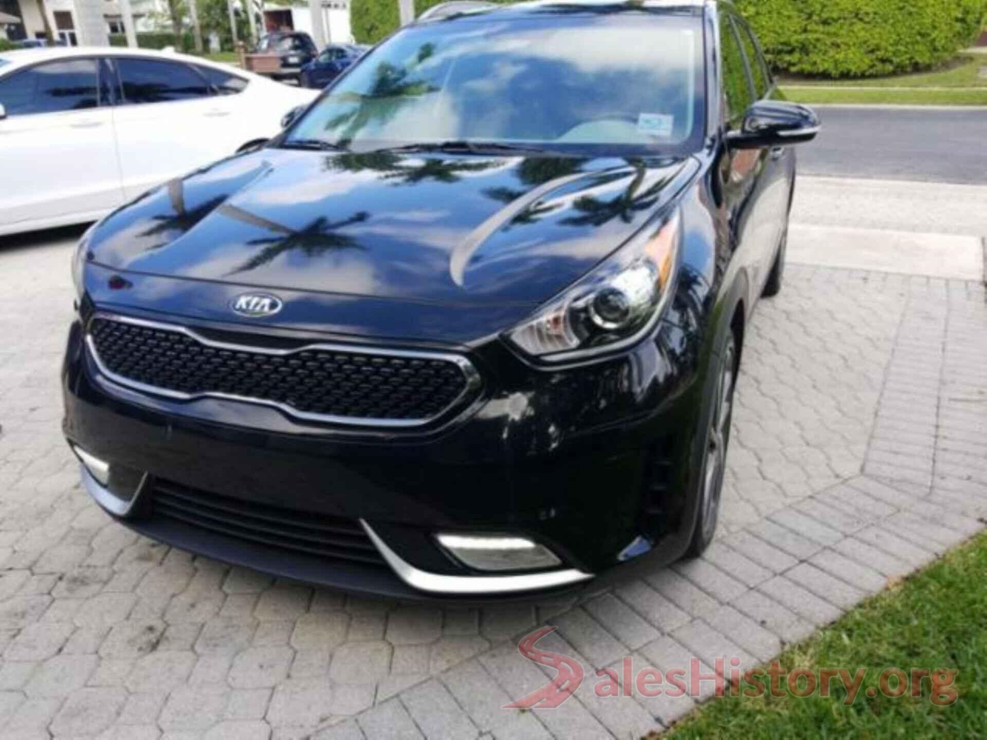 KNDCE3LC8H5072519 2017 KIA NIRO