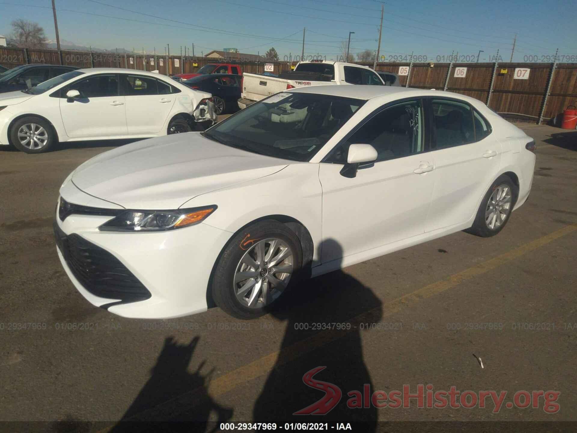 4T1B11HK2KU230437 2019 TOYOTA CAMRY