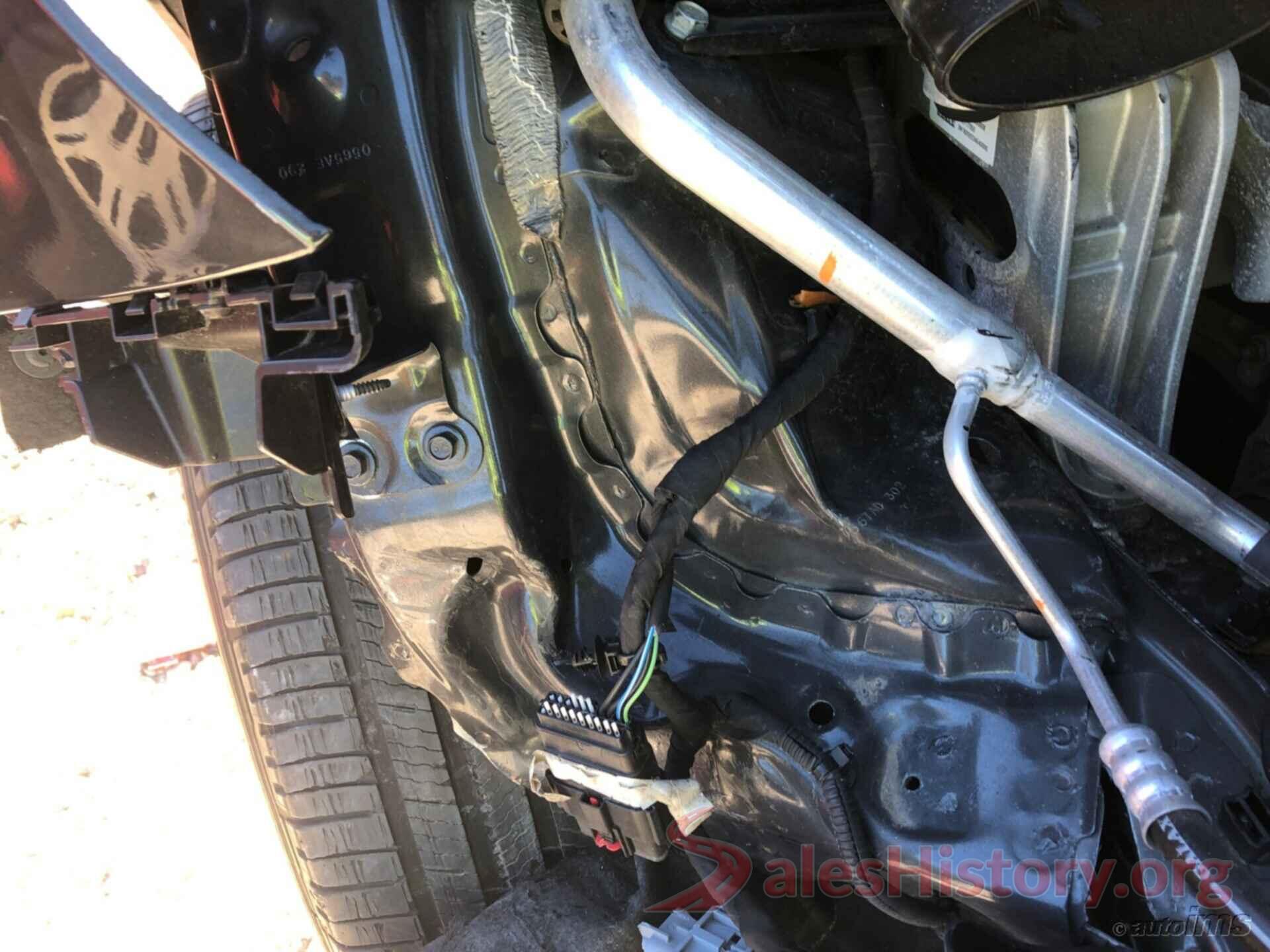 2GNAXKEVXK6180251 2019 CHEVROLET EQUINOX