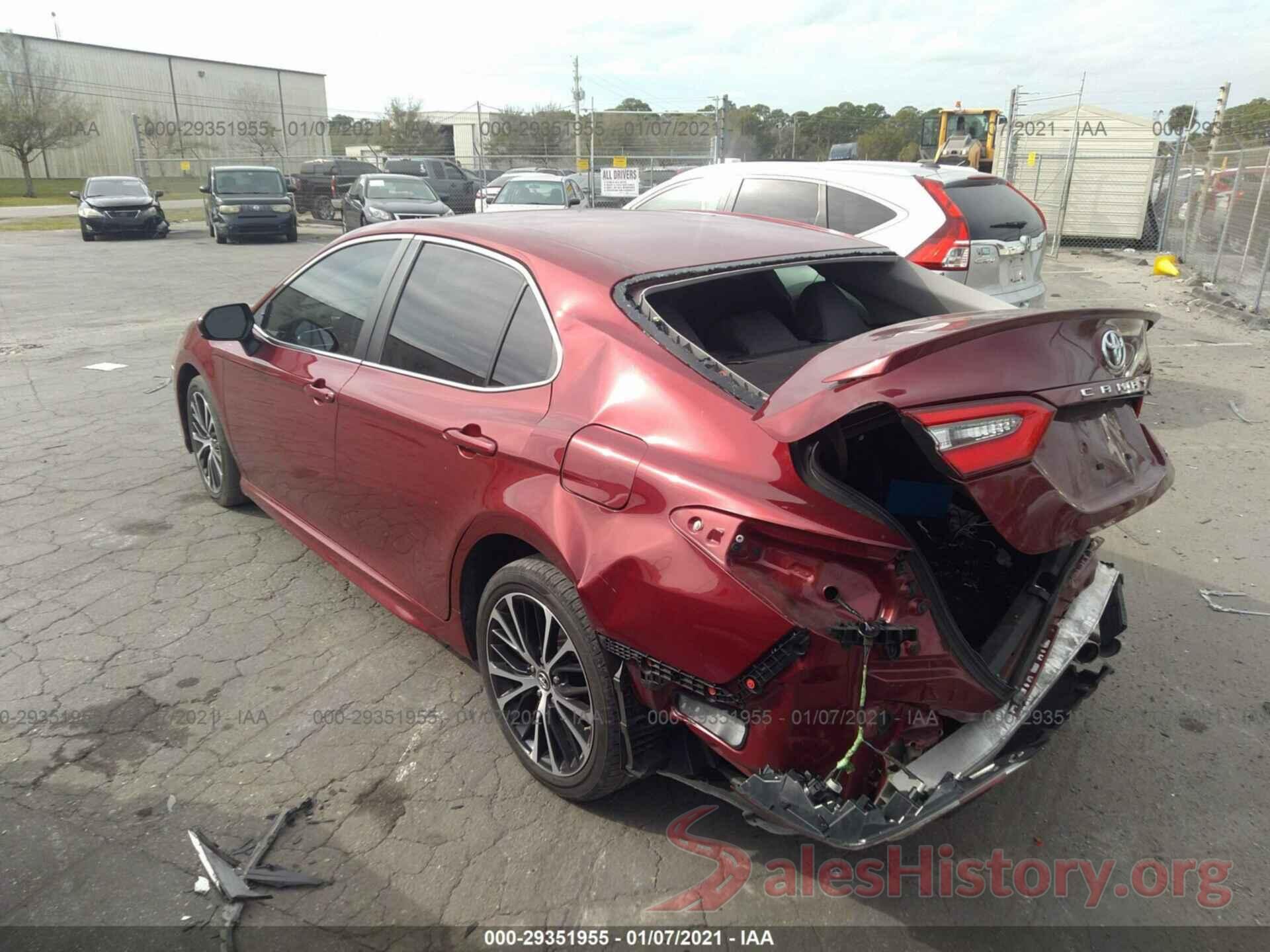 4T1B11HK4JU667046 2018 TOYOTA CAMRY