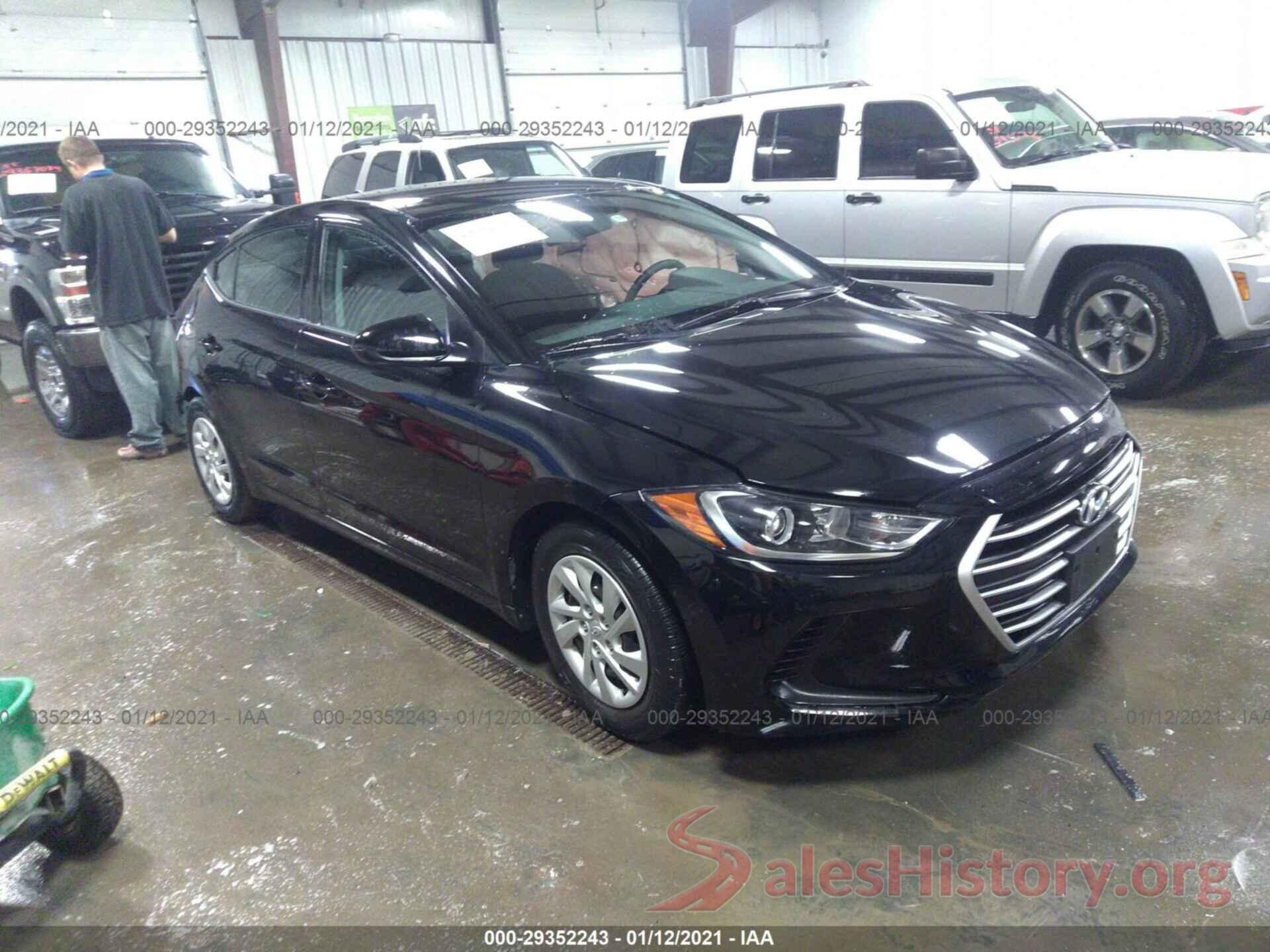 5NPD74LFXJH389495 2018 HYUNDAI ELANTRA