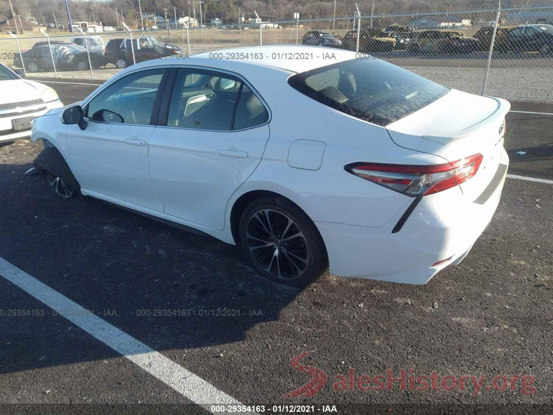 4T1B11HK3JU586202 2018 TOYOTA CAMRY