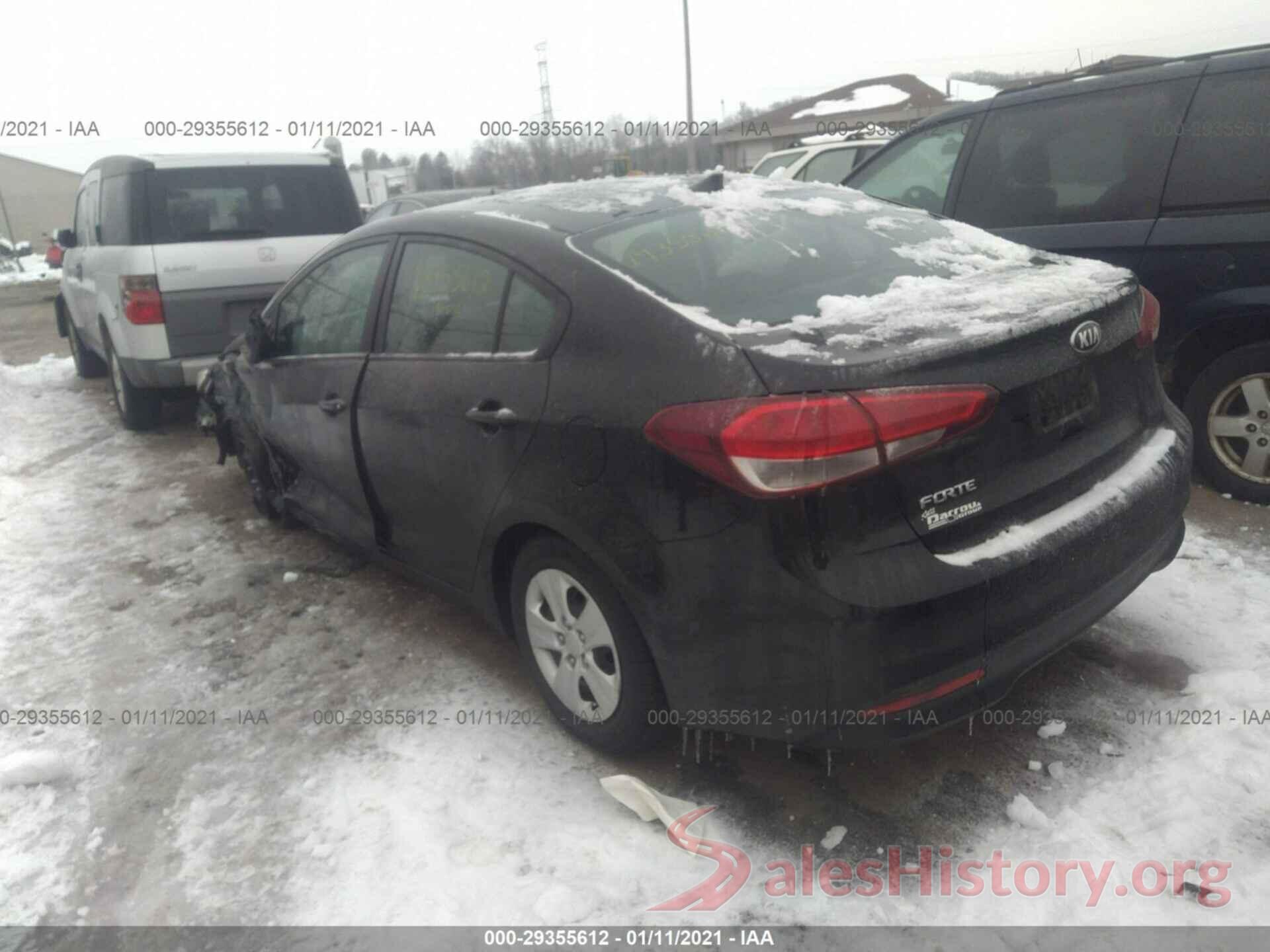 3KPFK4A76HE060438 2017 KIA FORTE