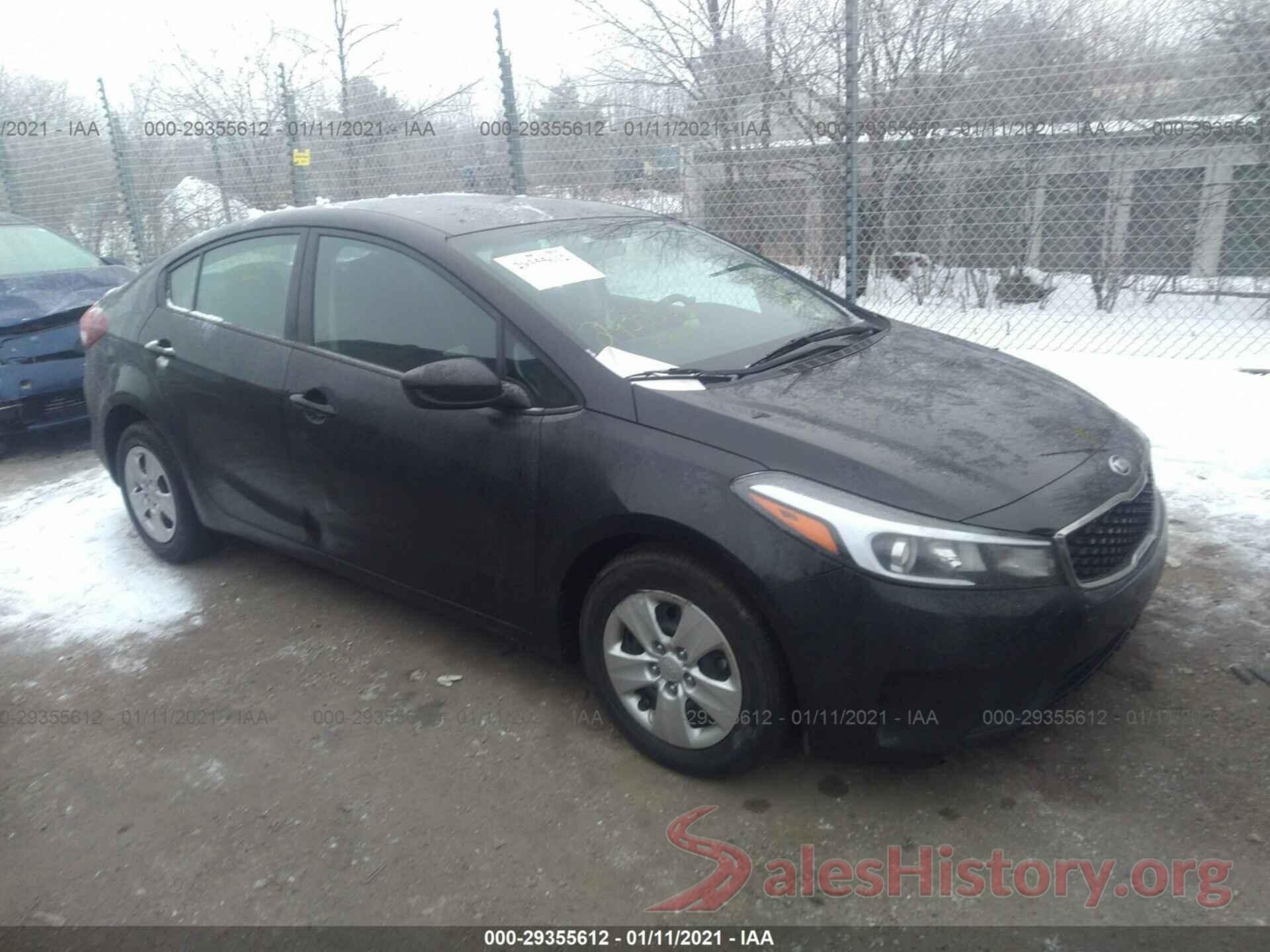 3KPFK4A76HE060438 2017 KIA FORTE