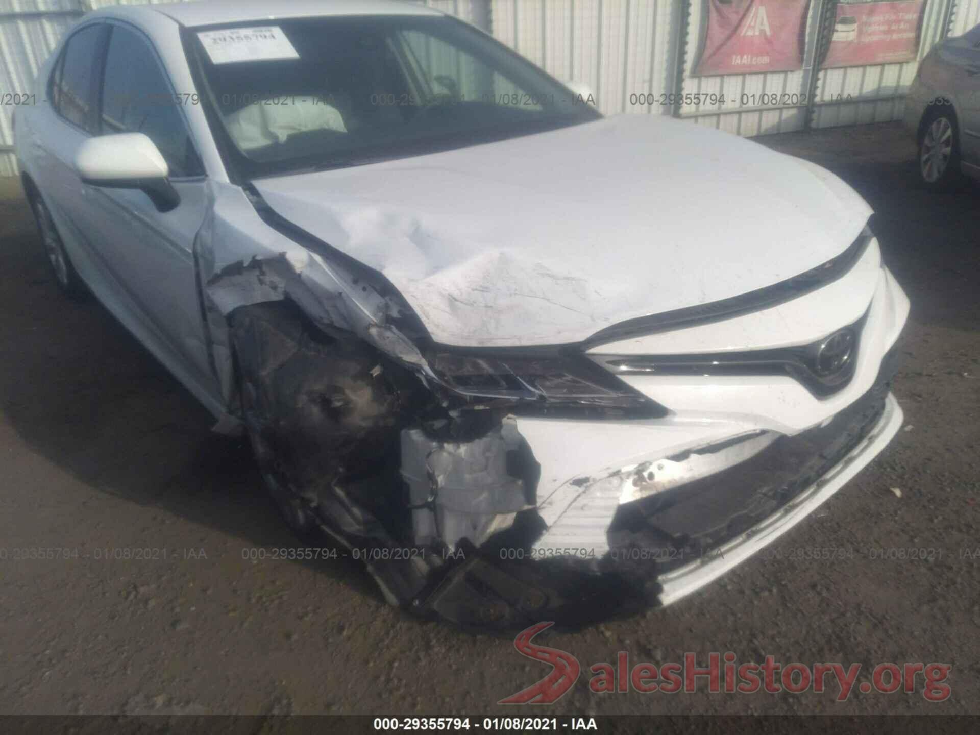 4T1B11HK1JU520697 2018 TOYOTA CAMRY