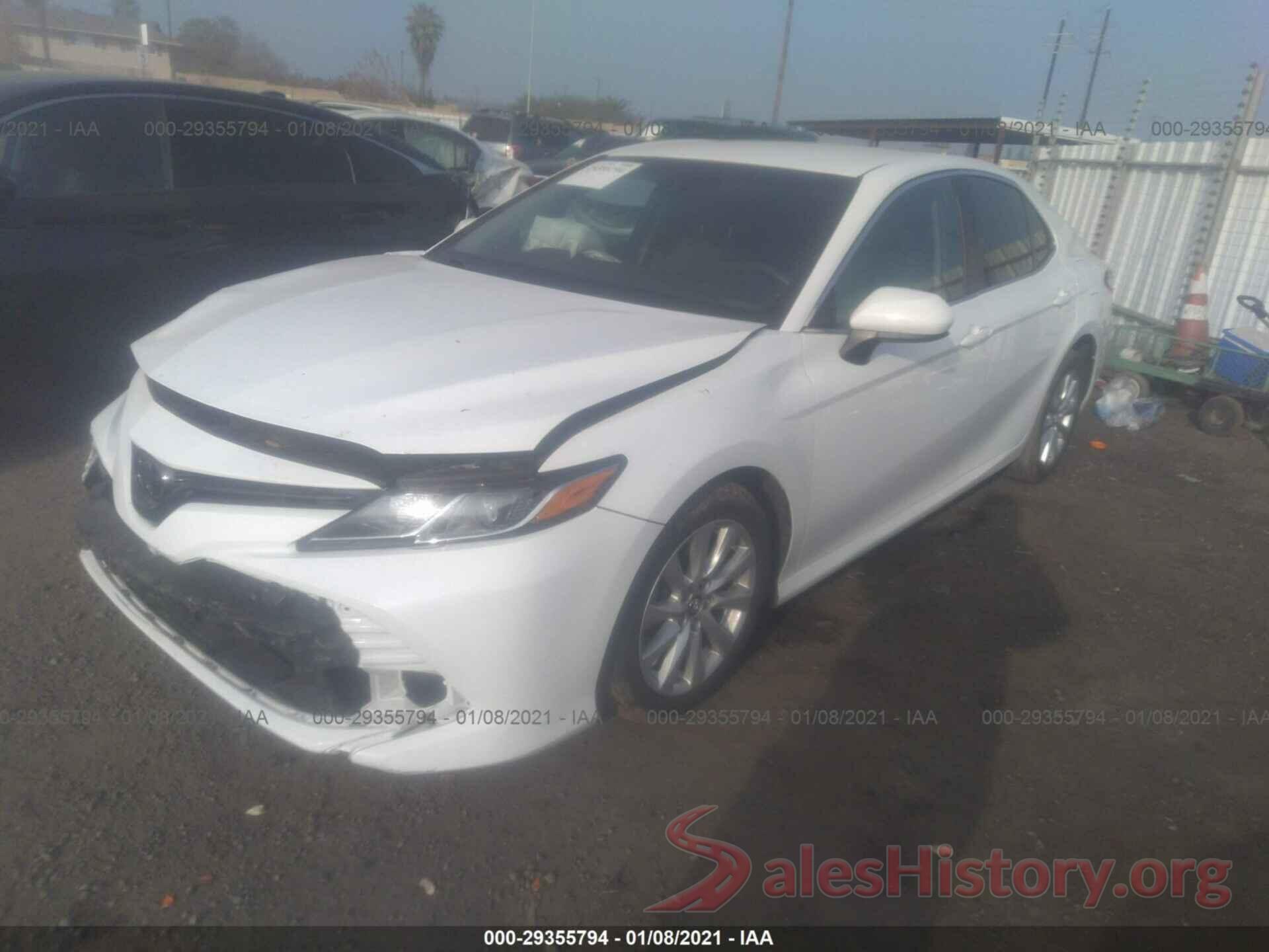 4T1B11HK1JU520697 2018 TOYOTA CAMRY