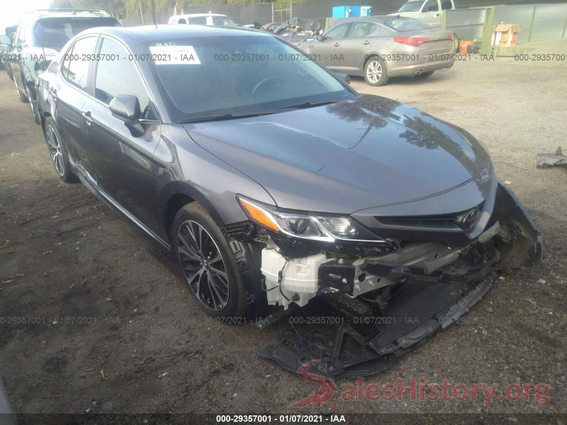 4T1B11HK7JU617404 2018 TOYOTA CAMRY