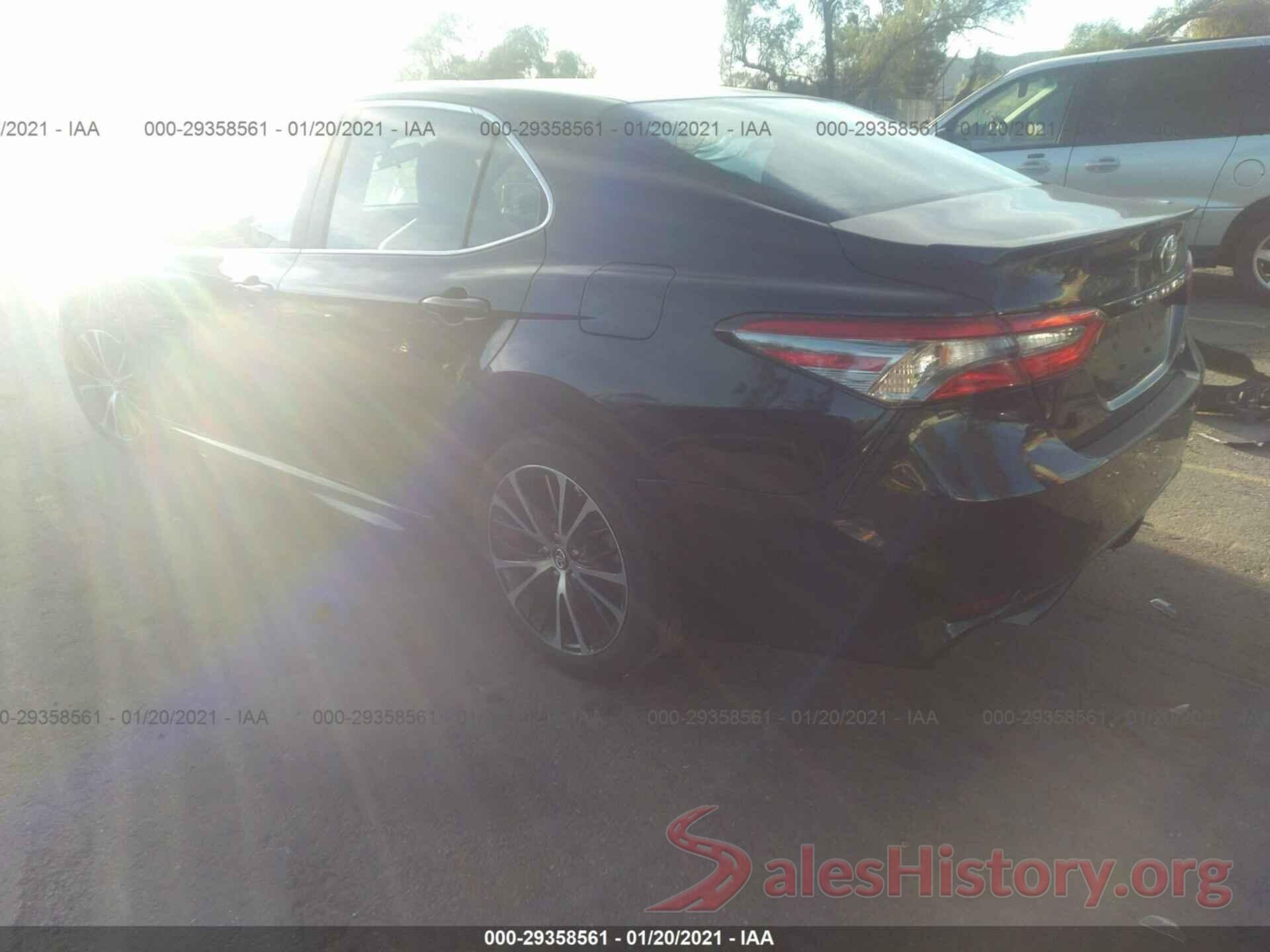 4T1B11HK2JU639939 2018 TOYOTA CAMRY