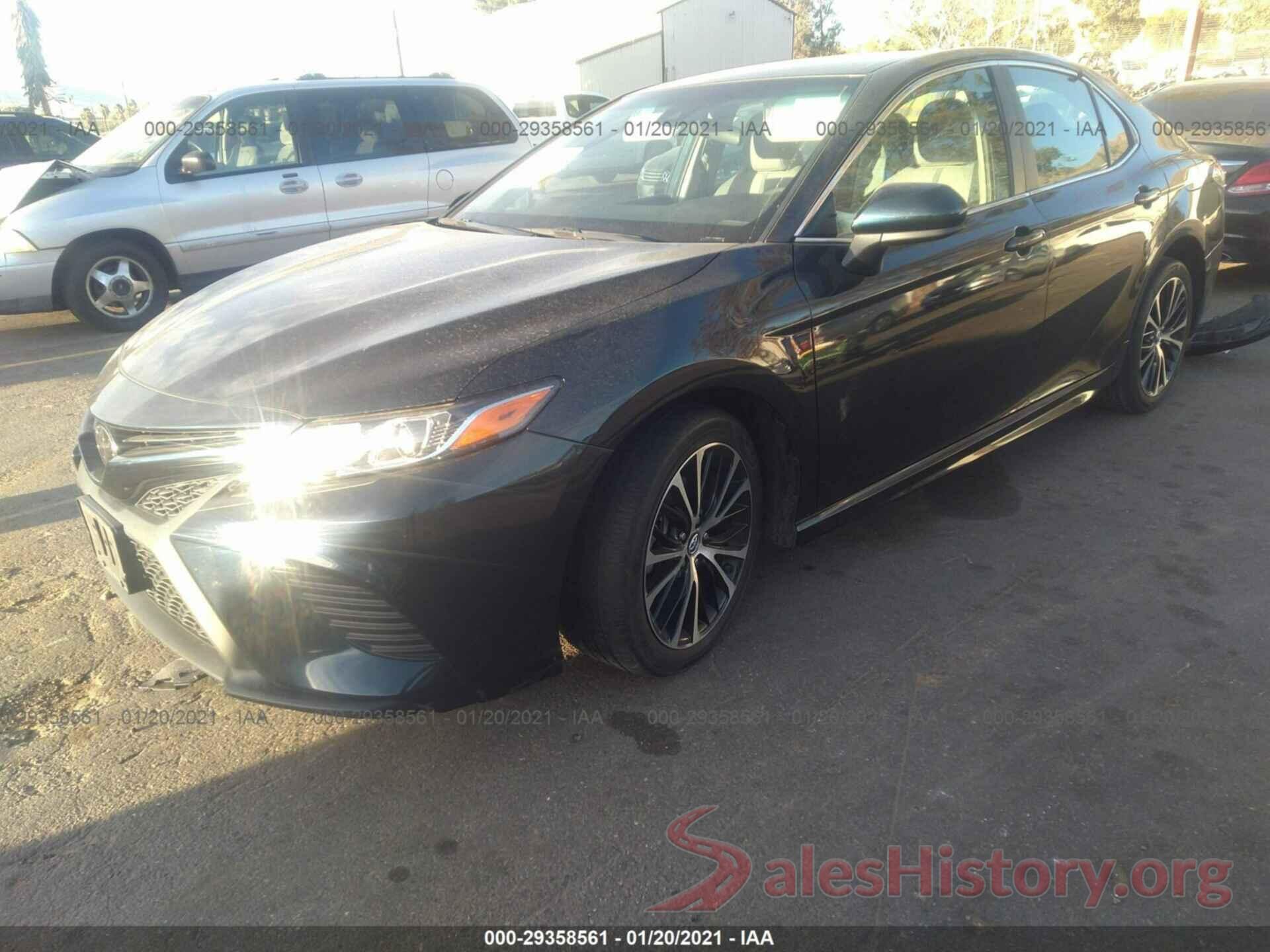 4T1B11HK2JU639939 2018 TOYOTA CAMRY