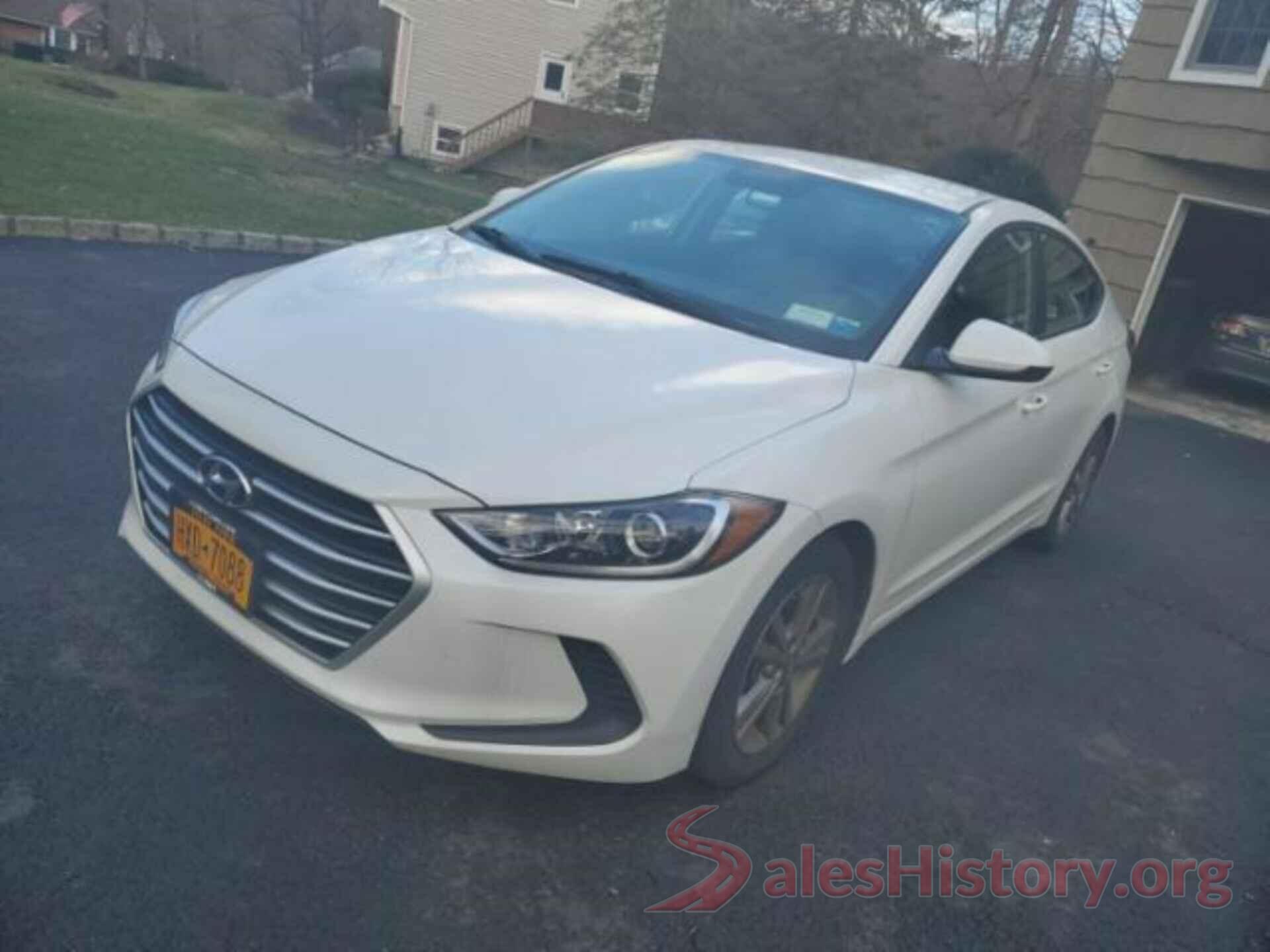 5NPD84LF0JH285207 2018 HYUNDAI ELANTRA