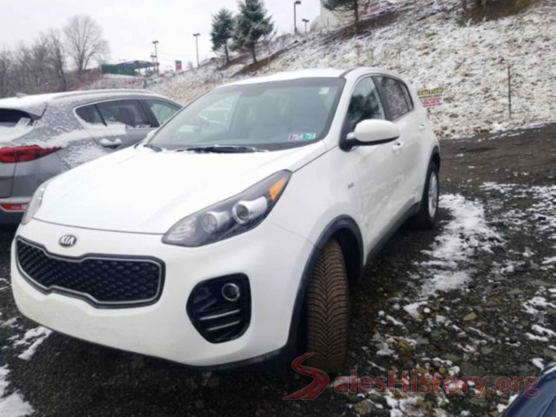 KNDPMCAC8J7396295 2018 KIA SPORTAGE