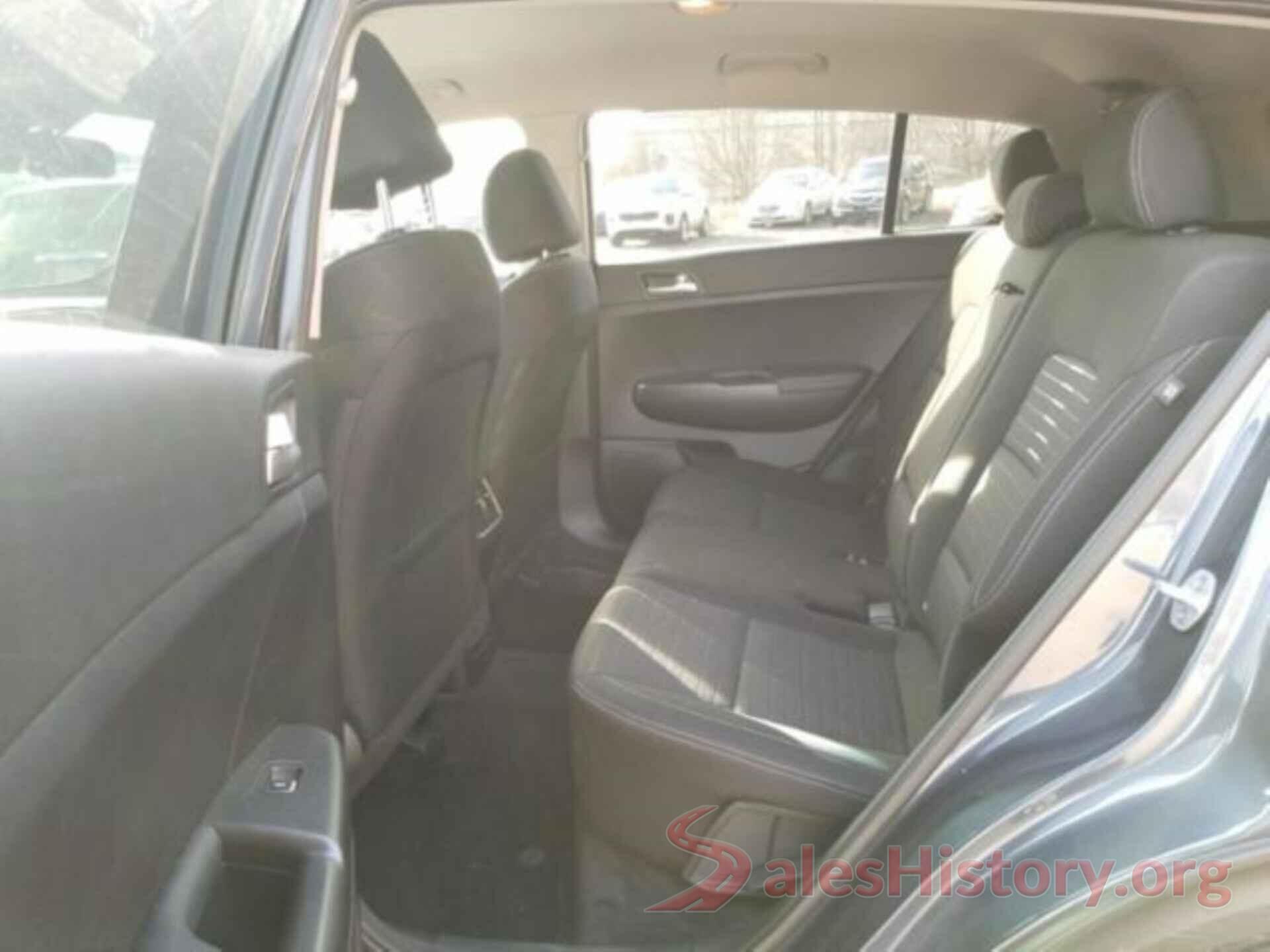 KNDPMCAC3J7422401 2018 KIA SPORTAGE