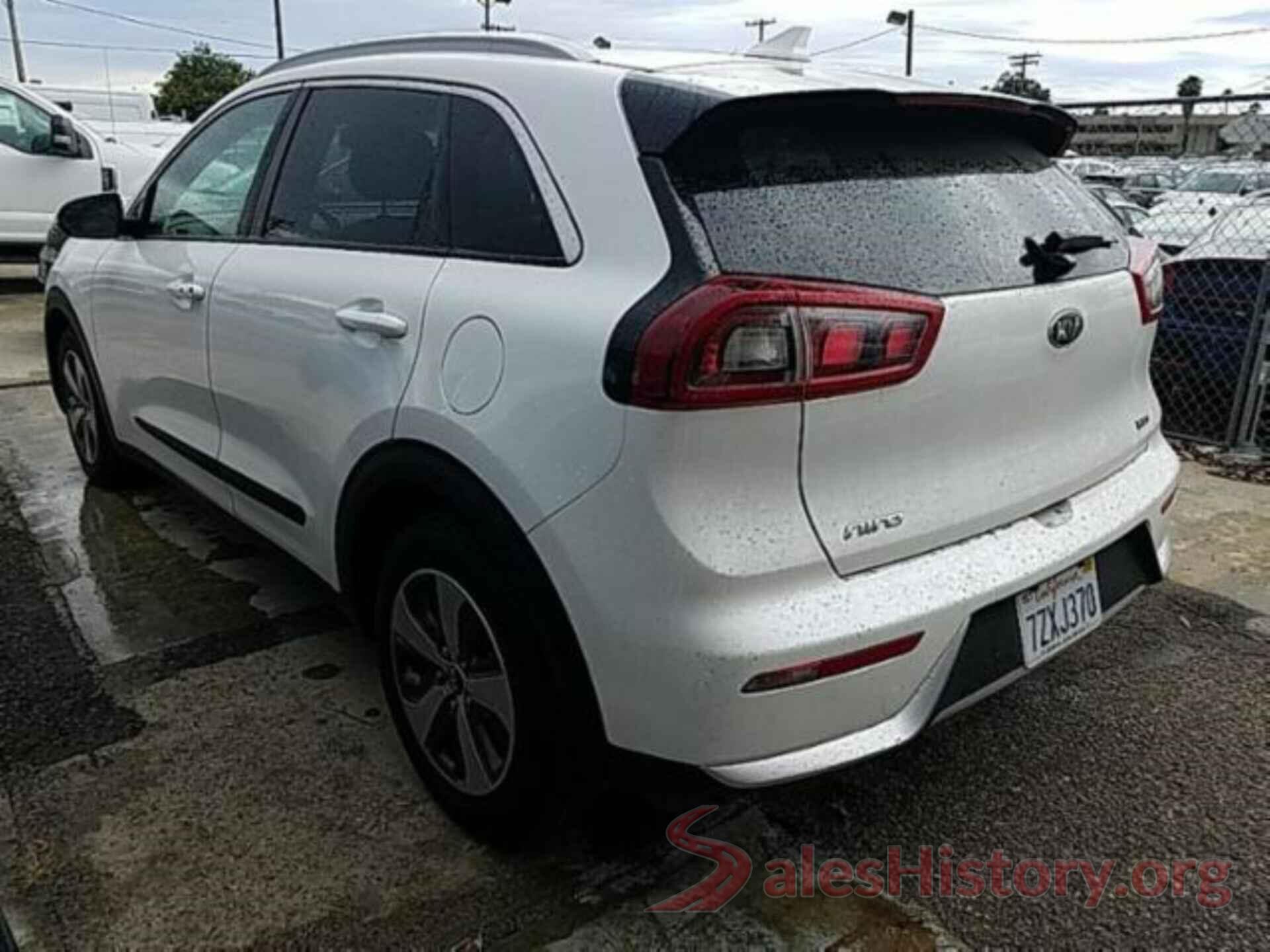 KNDCC3LCXH5102237 2017 KIA NIRO