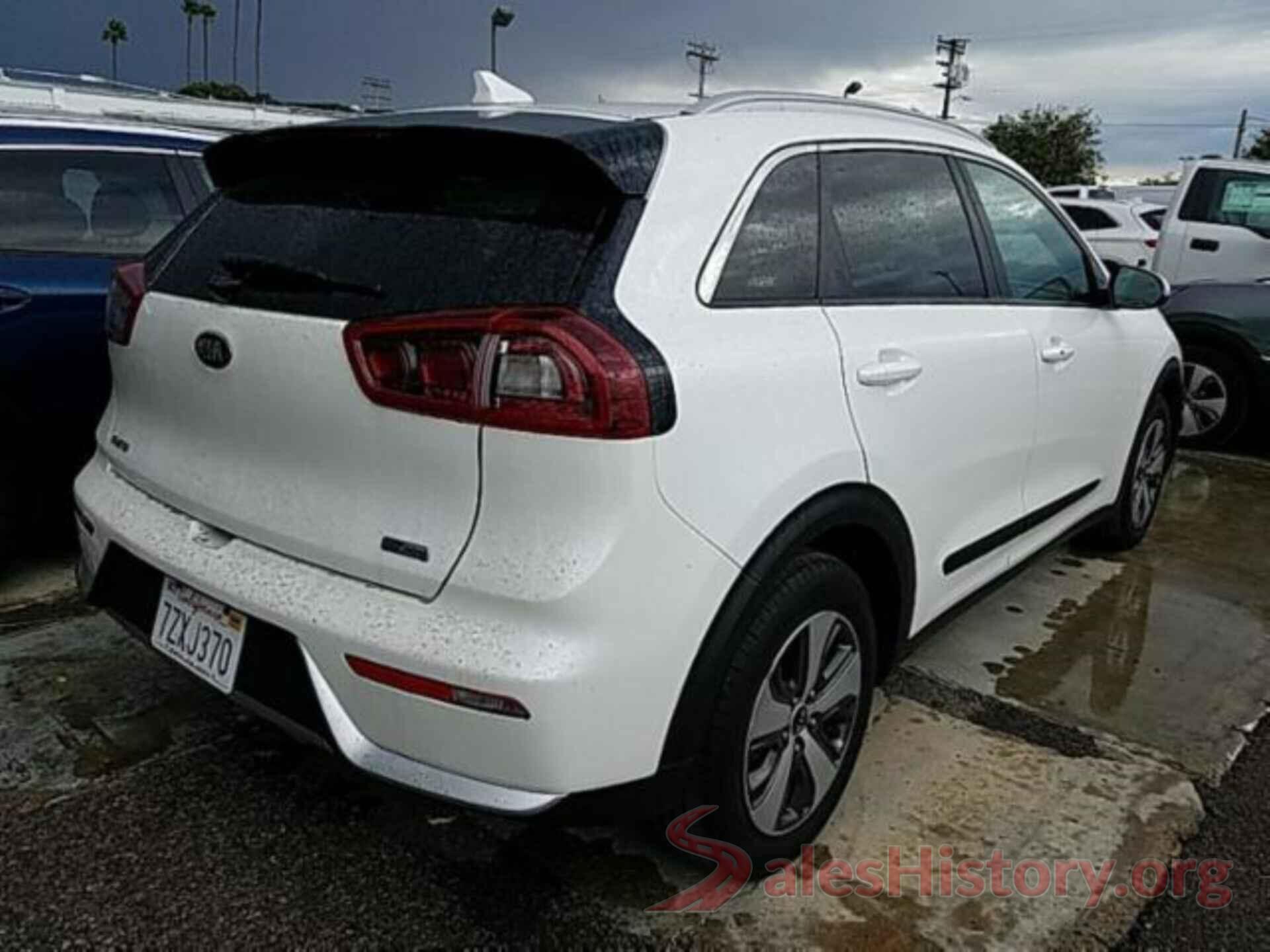 KNDCC3LCXH5102237 2017 KIA NIRO