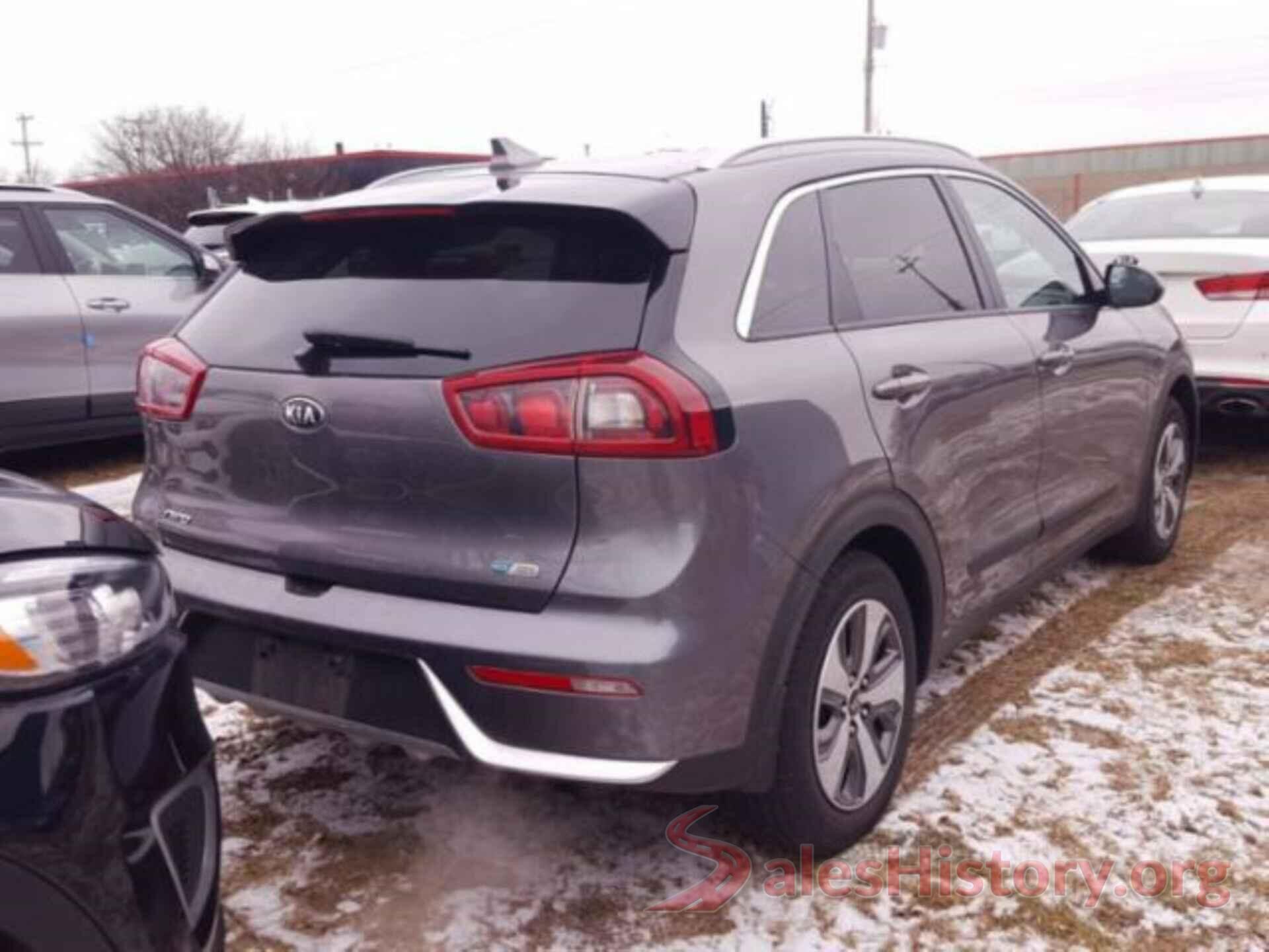 KNDCB3LC7J5122759 2018 KIA NIRO