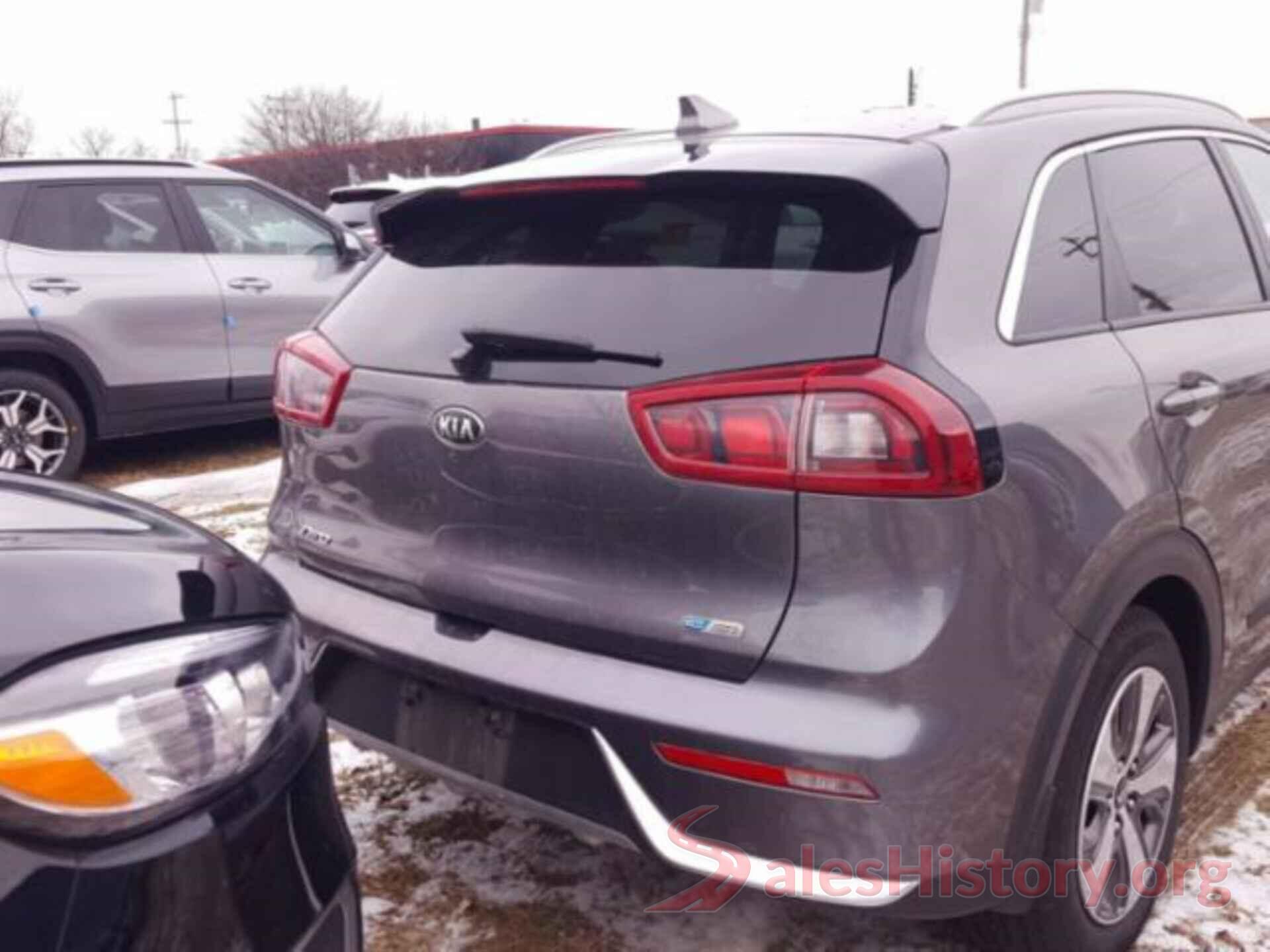 KNDCB3LC7J5122759 2018 KIA NIRO