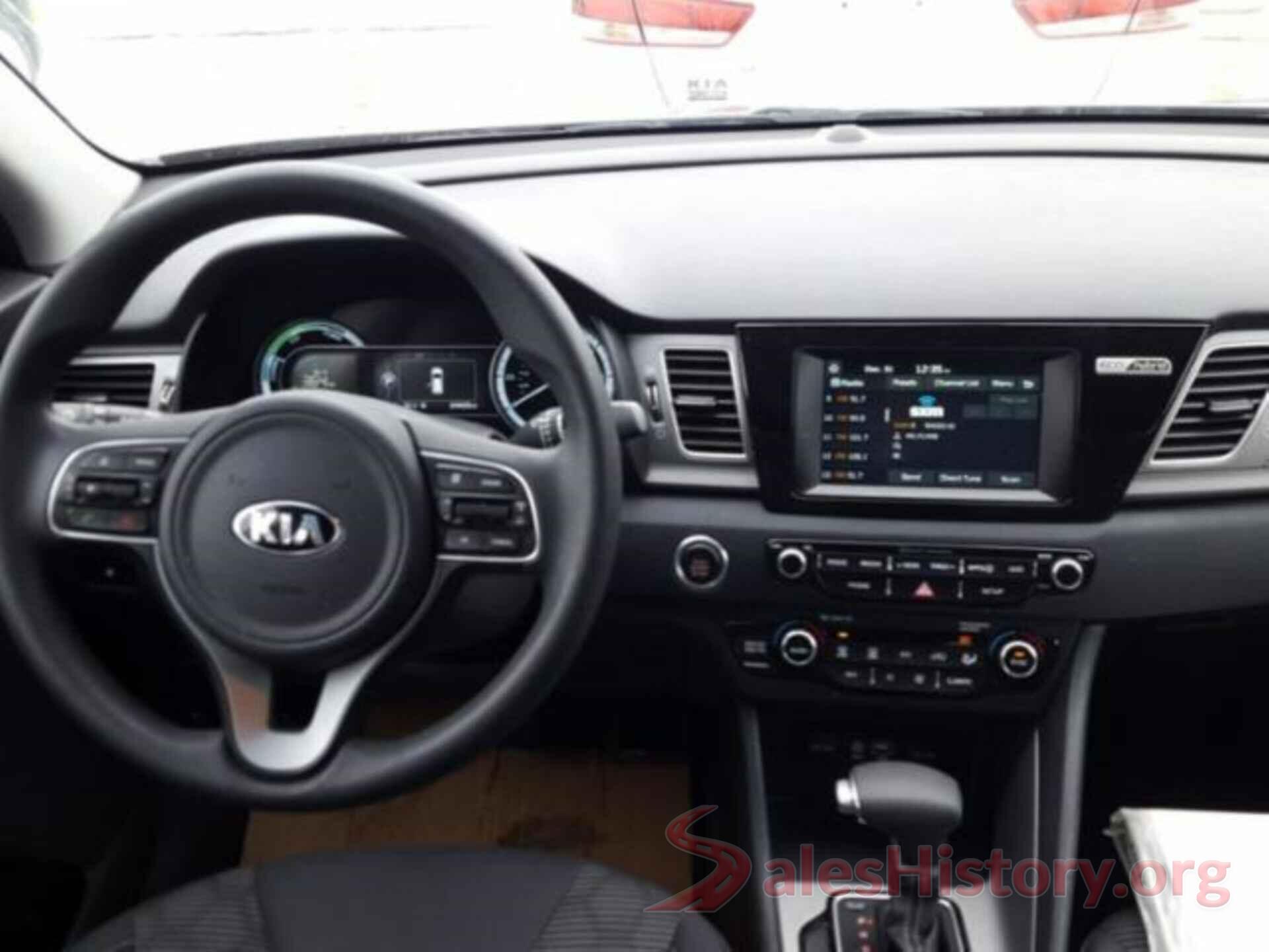 KNDCB3LC7J5122759 2018 KIA NIRO