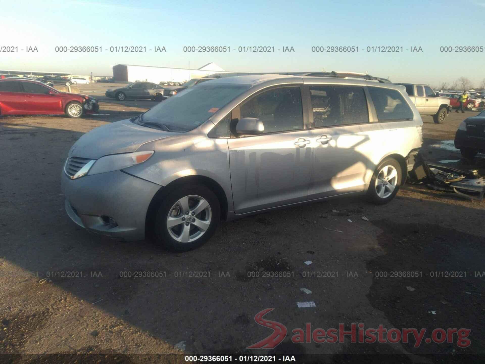 5TDKZ3DC8HS892575 2017 TOYOTA SIENNA