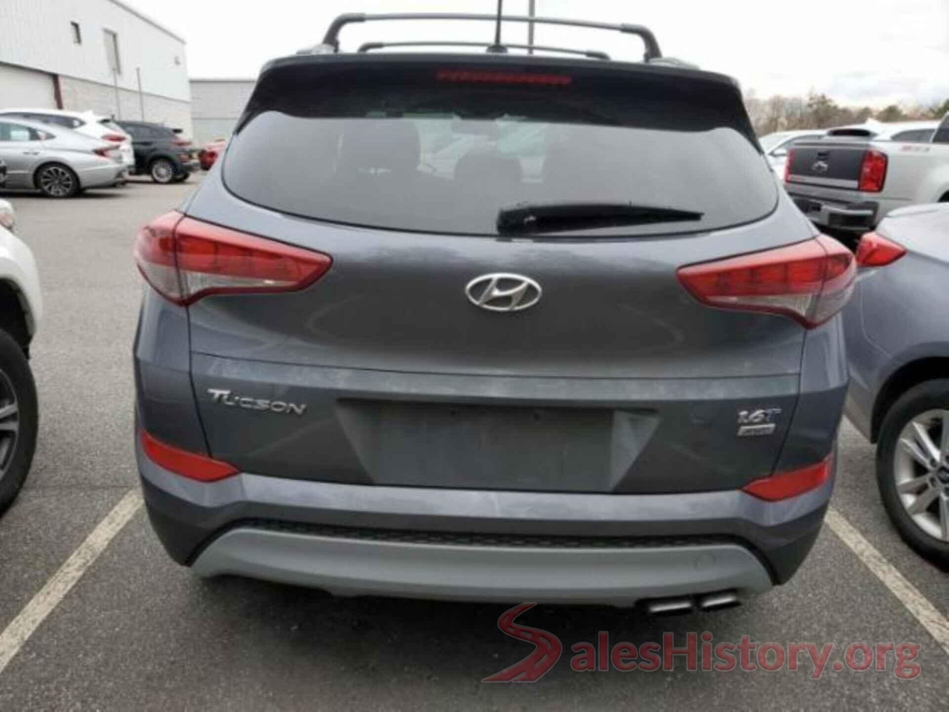 KM8J3CA20HU504500 2017 HYUNDAI TUCSON