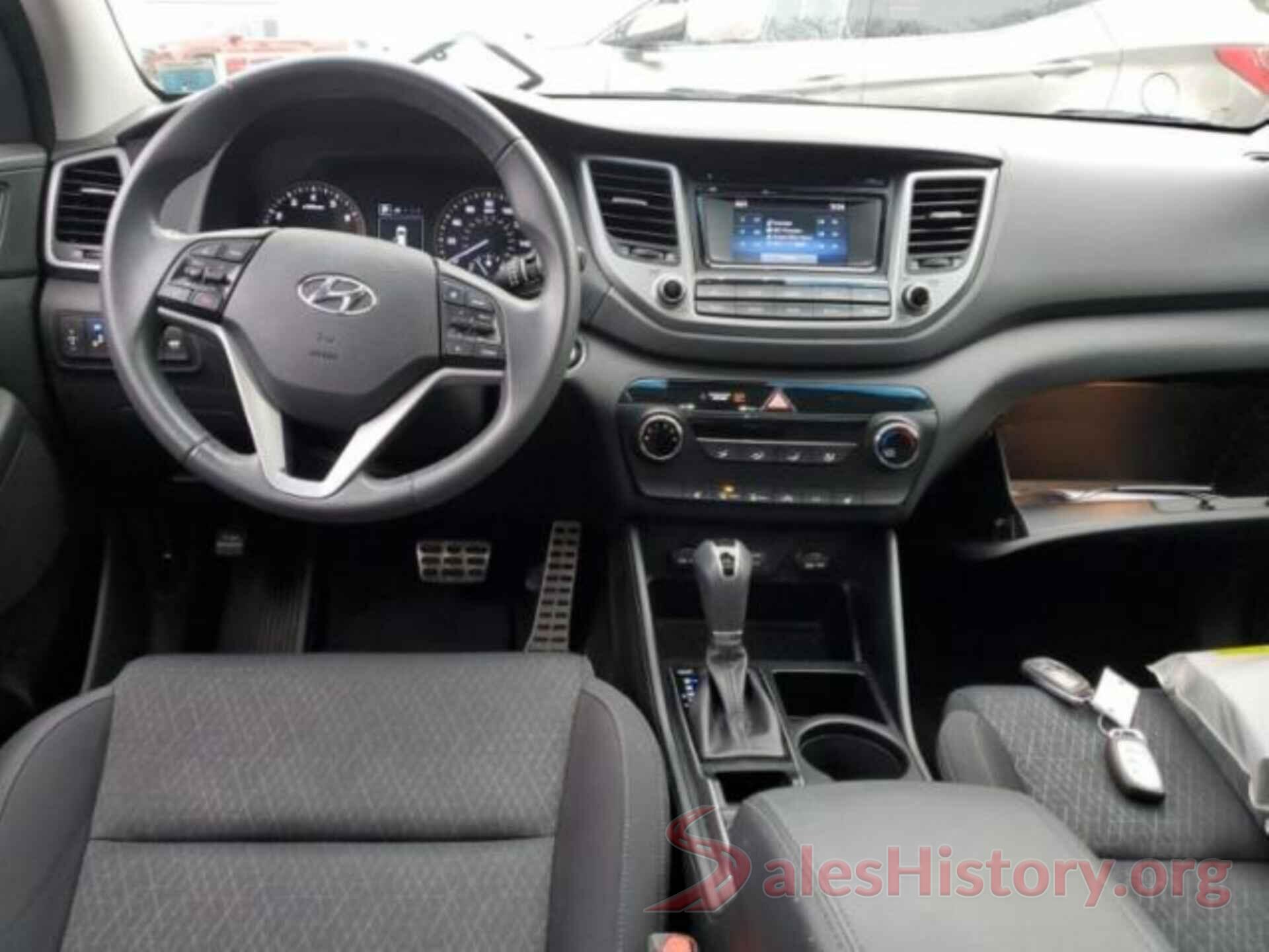 KM8J3CA20HU504500 2017 HYUNDAI TUCSON