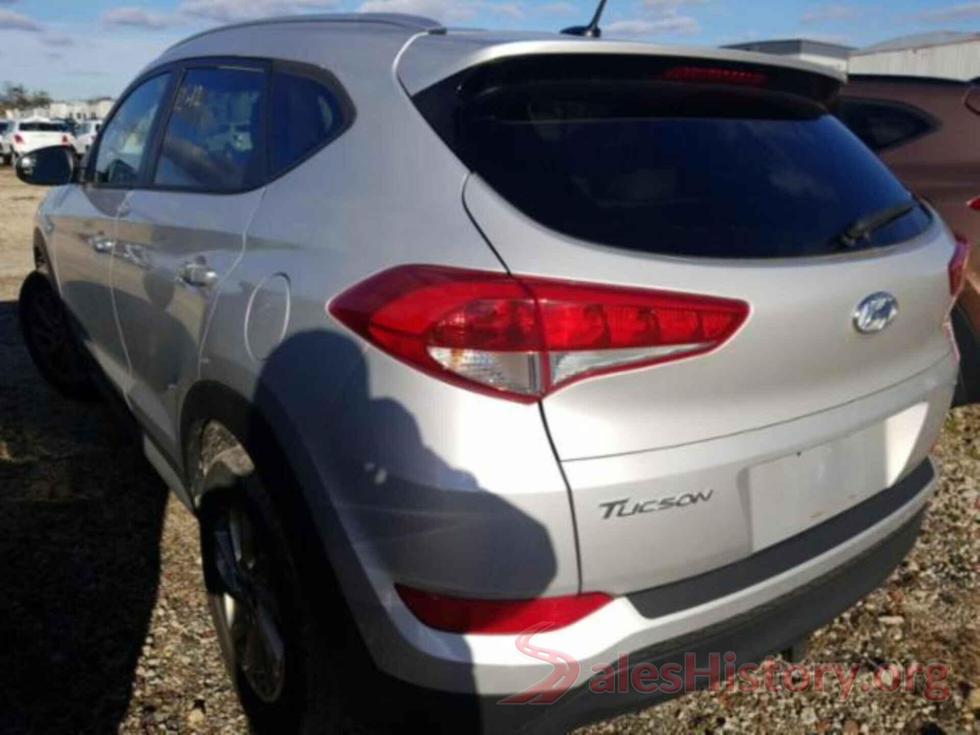 KM8J3CA42HU574761 2017 HYUNDAI TUCSON