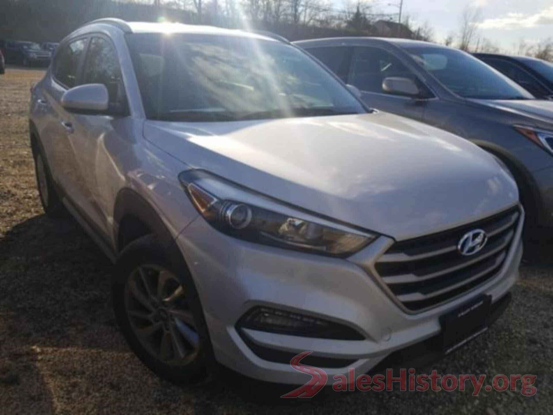 KM8J3CA42HU574761 2017 HYUNDAI TUCSON