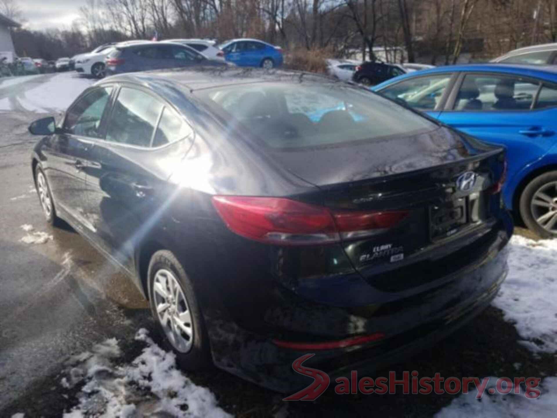 5NPD74LF5JH231663 2018 HYUNDAI ELANTRA