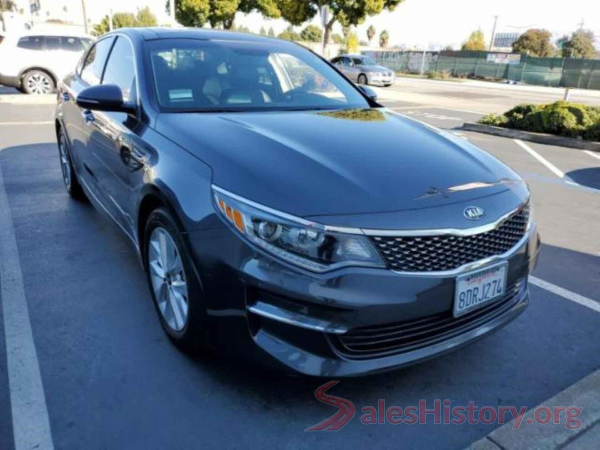 5XXGU4L31JG225625 2018 KIA OPTIMA