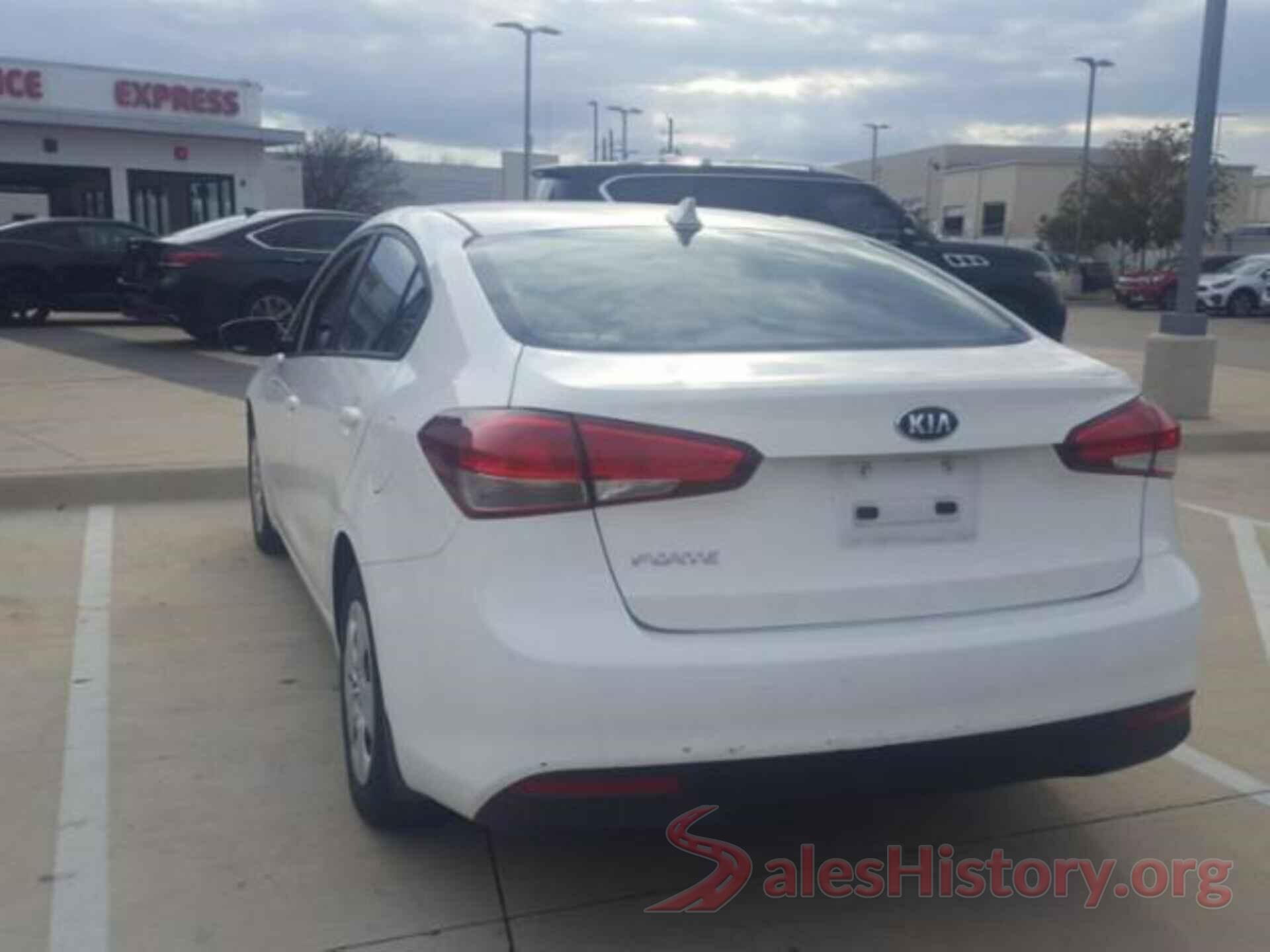 3KPFK4A74JE254391 2018 KIA FORTE